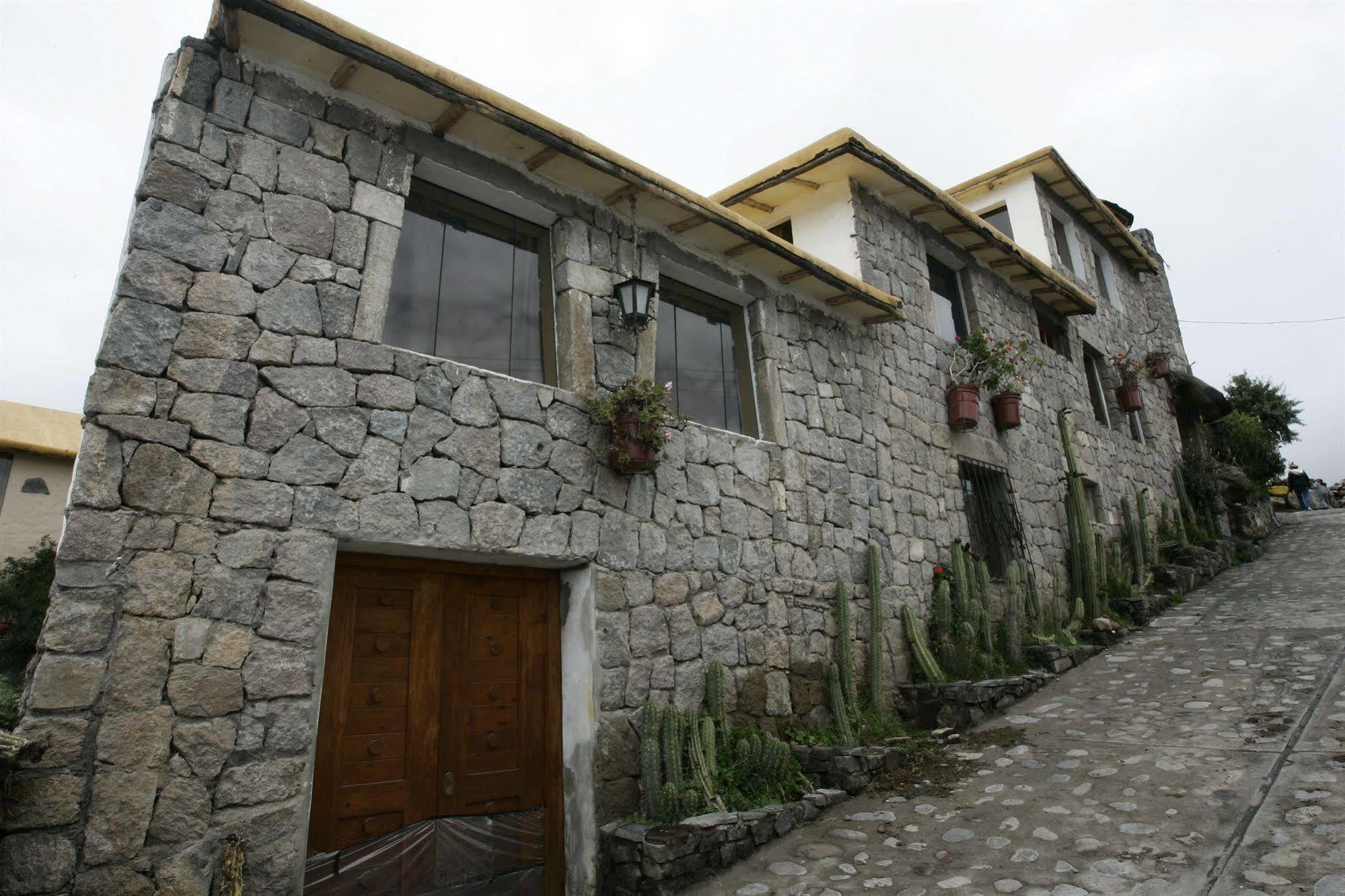 Hotel Kuntur Wassi Cabanaconde Exterior photo