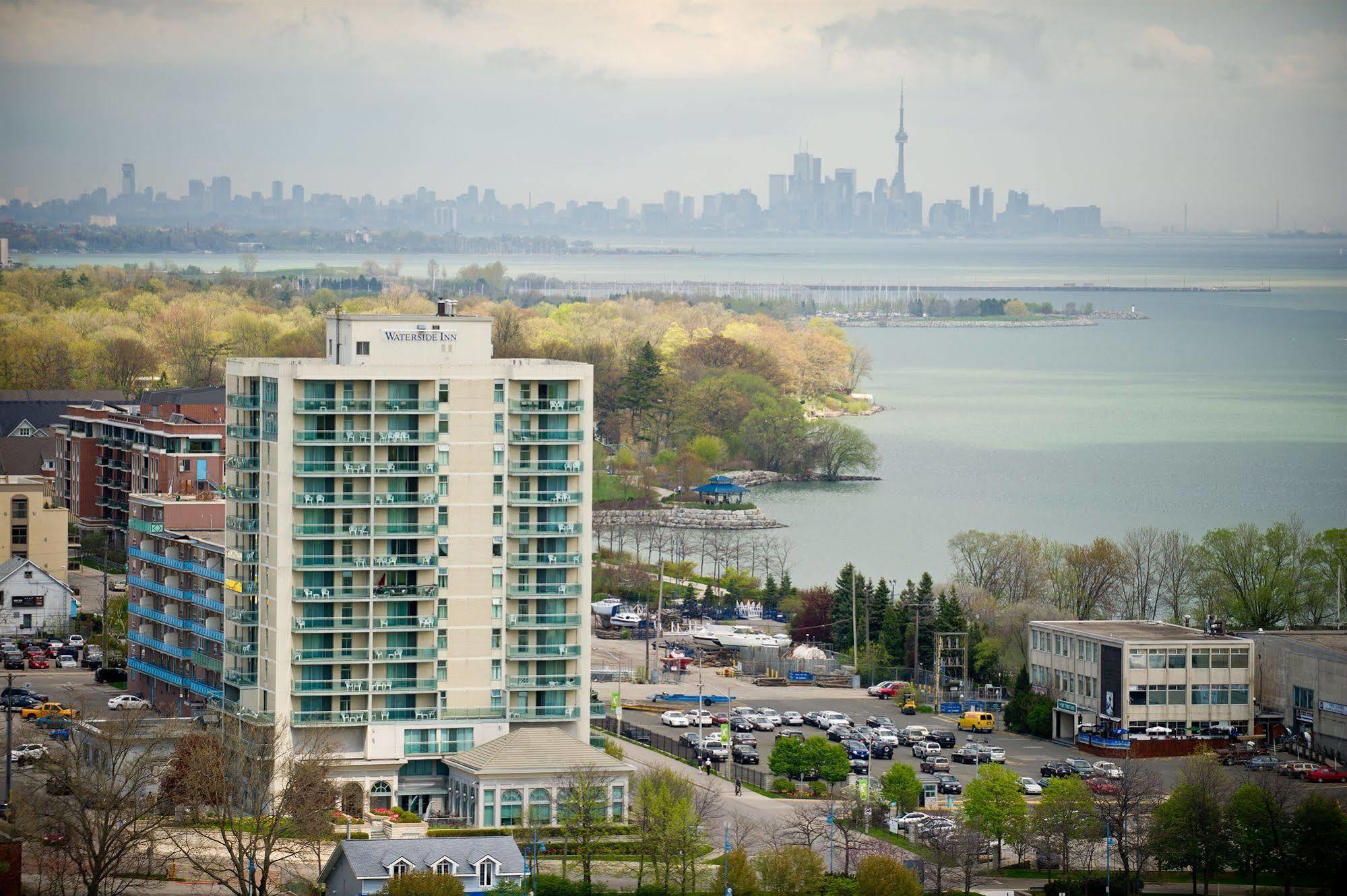 The Waterside Inn Mississauga Exterior photo