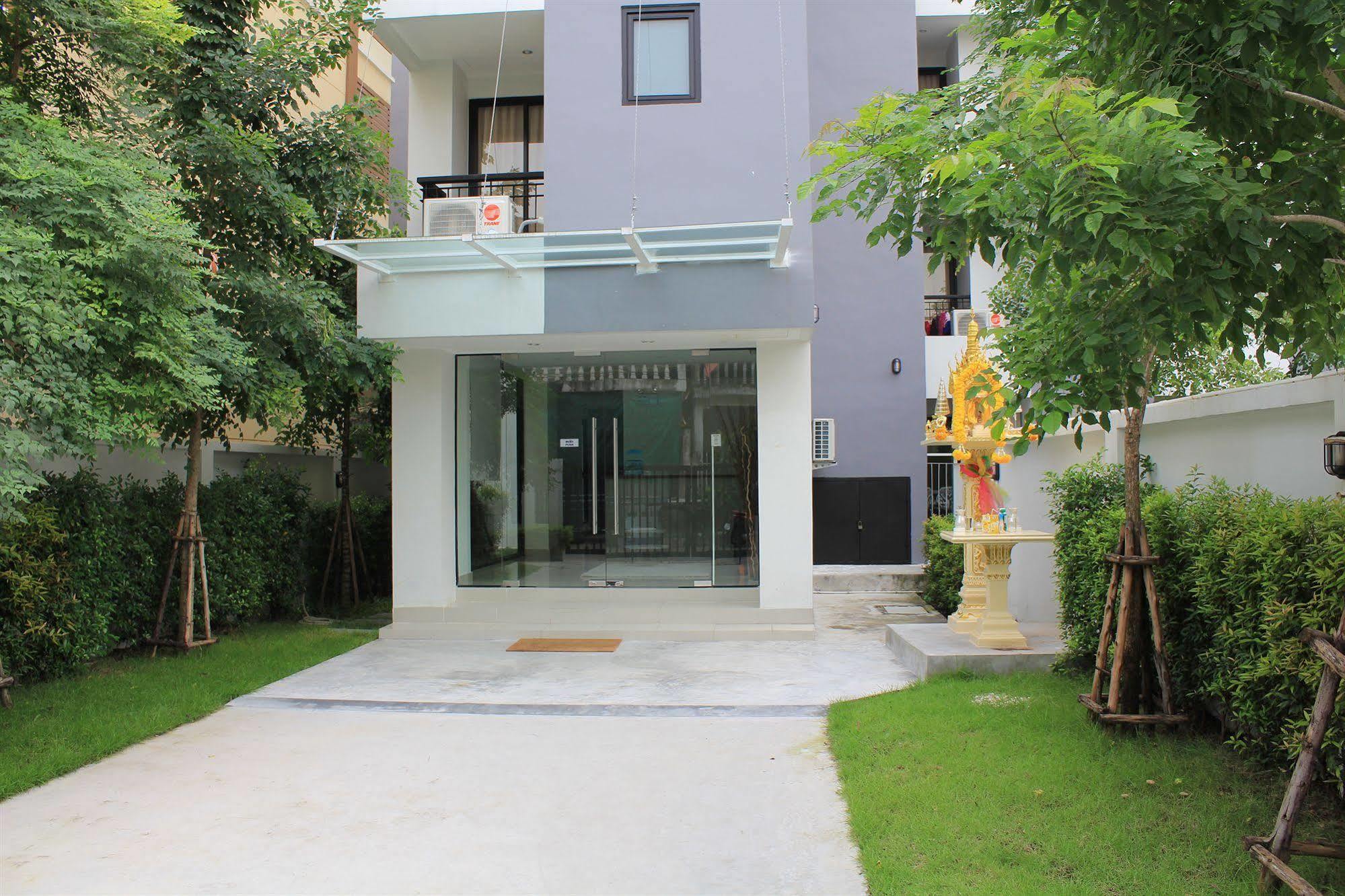 Utd Aries Hotel & Residence Bangkok Exterior photo