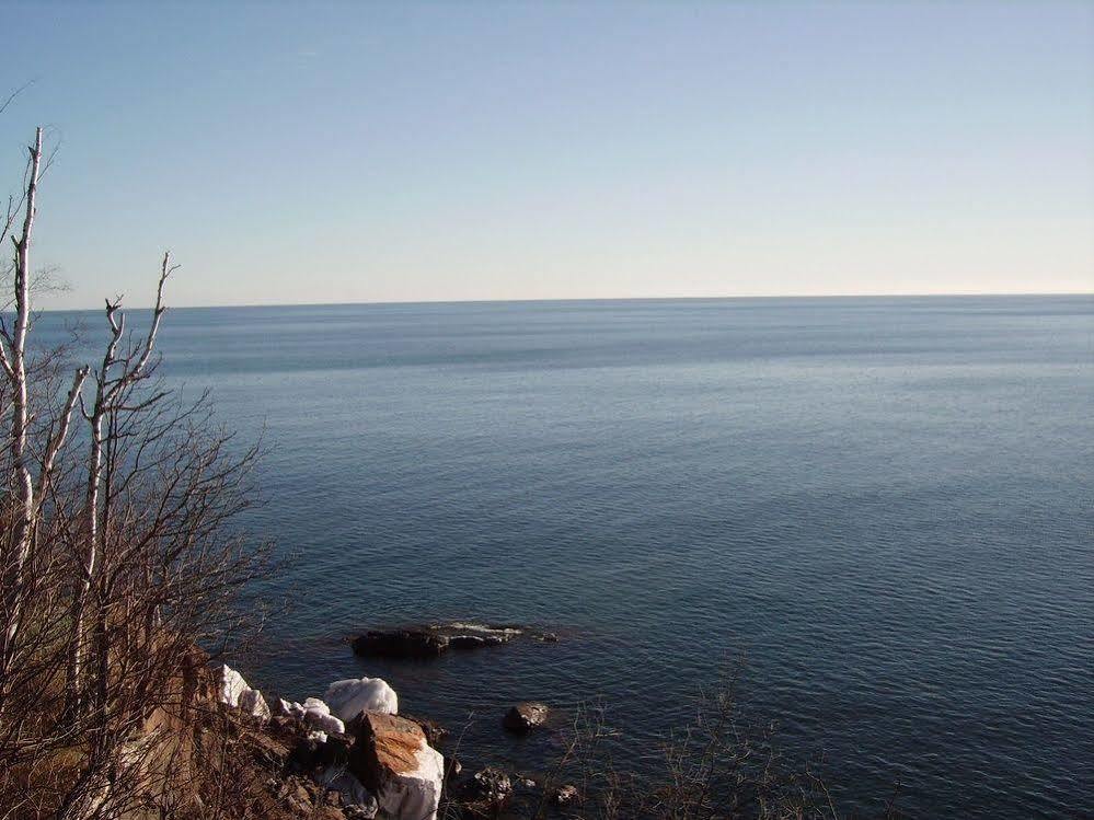 Cliff Dweller On Lake Superior Tofte Exterior photo