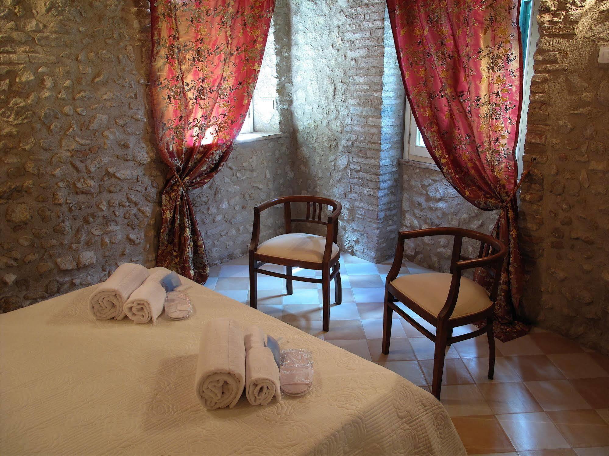 Il Casale Dell'Arte - Le Case Antiche Bed & Breakfast Verucchio Exterior photo