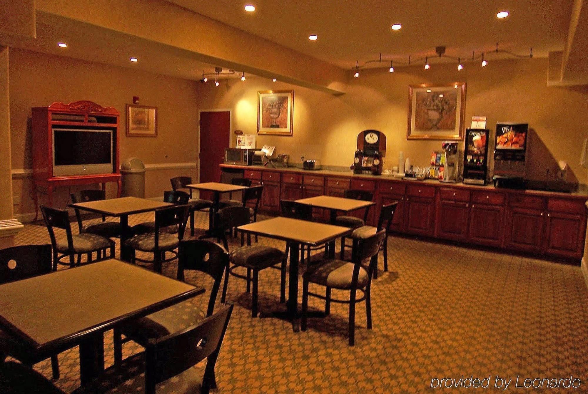 Econo Lodge Inn & Suites Douglasville Restaurant photo
