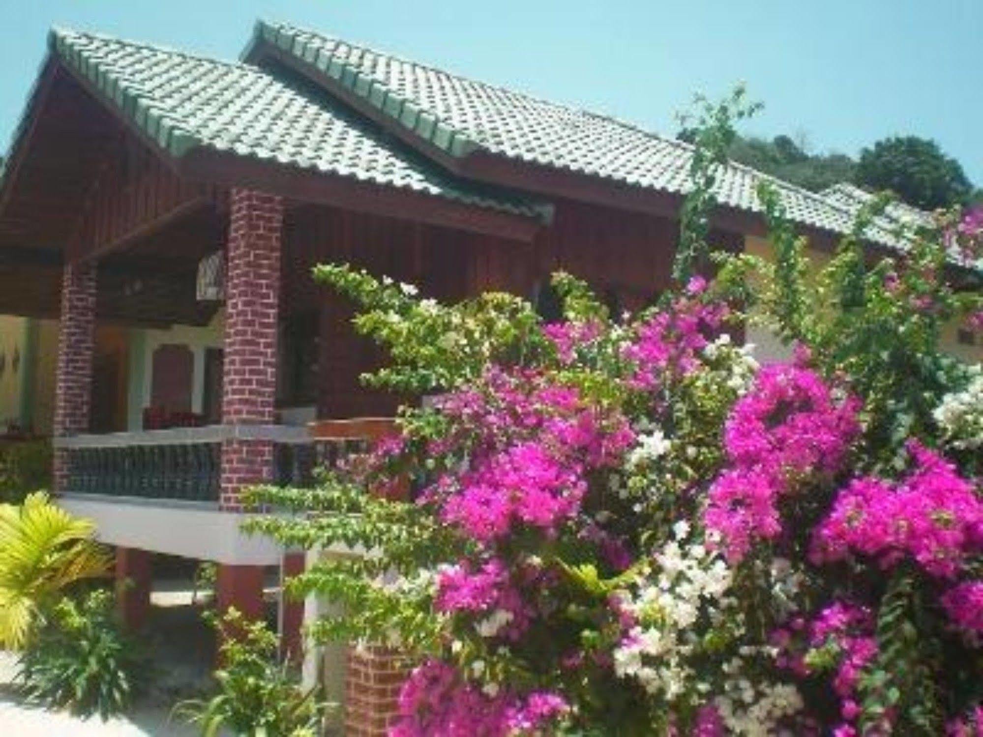 Seaboard Bungalow Haad Yao Exterior photo