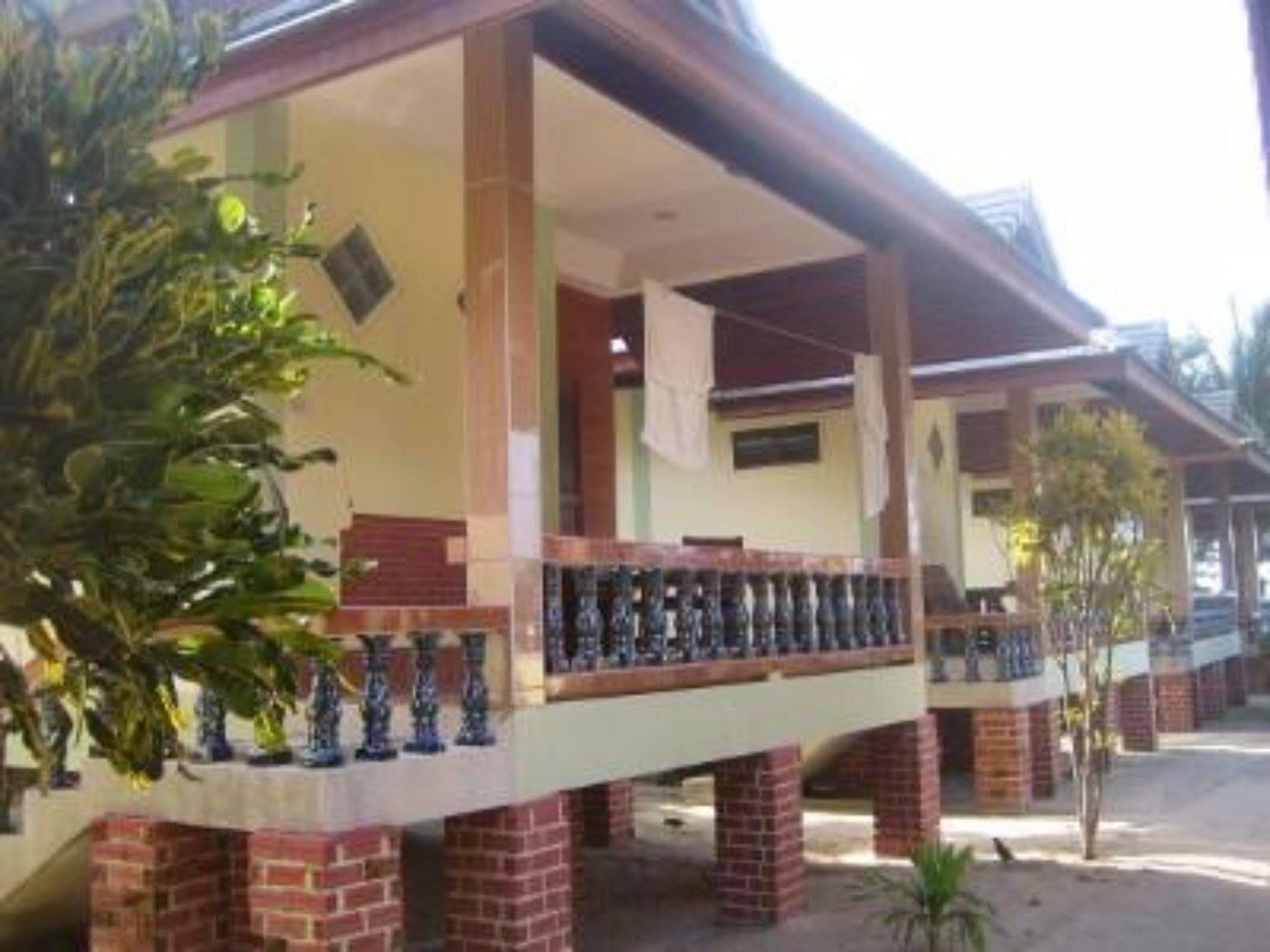 Seaboard Bungalow Haad Yao Exterior photo