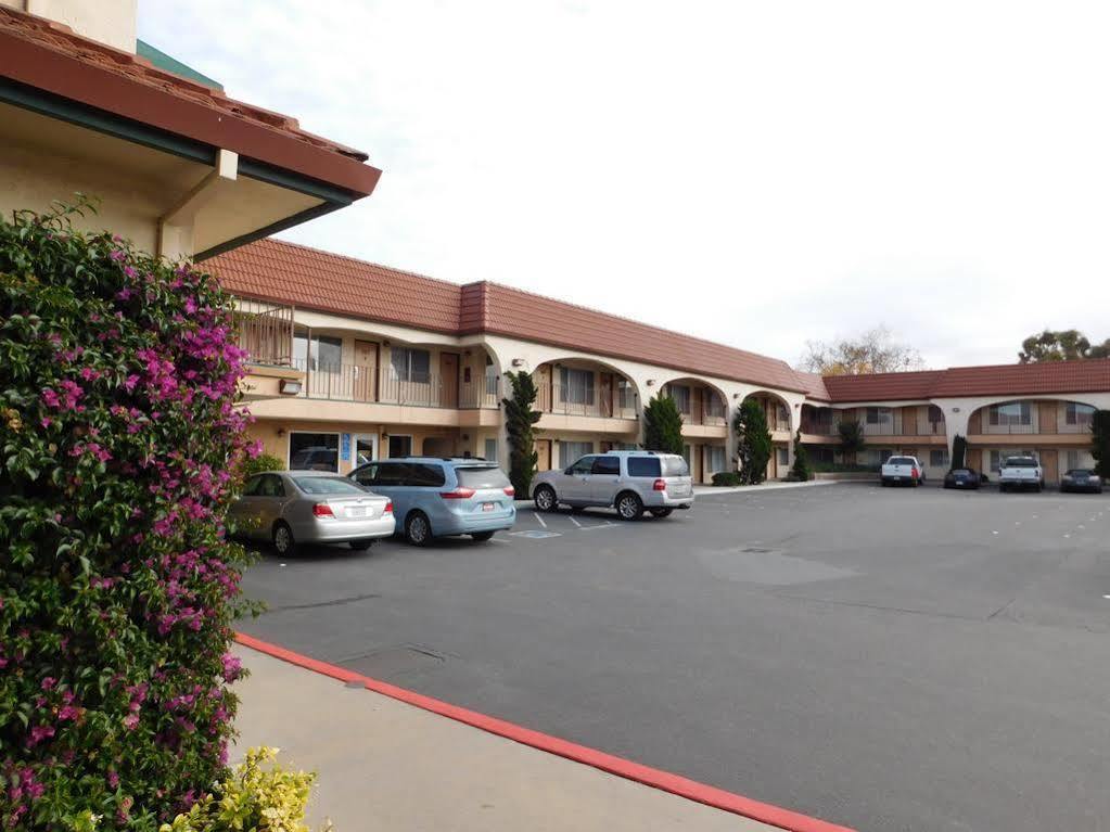 Laurel Inn & Conference Center Salinas Exterior photo