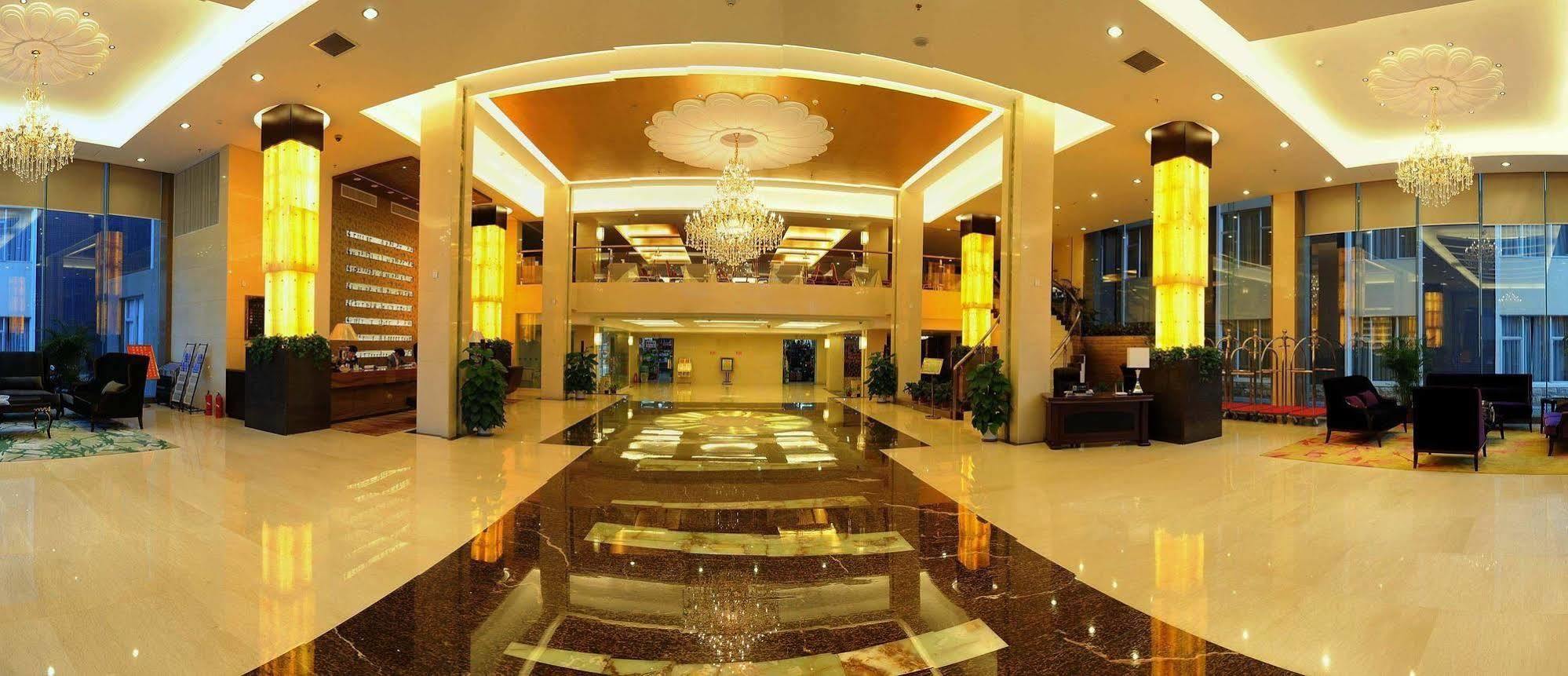 Golden Dragonball Hotel Guilin Exterior photo