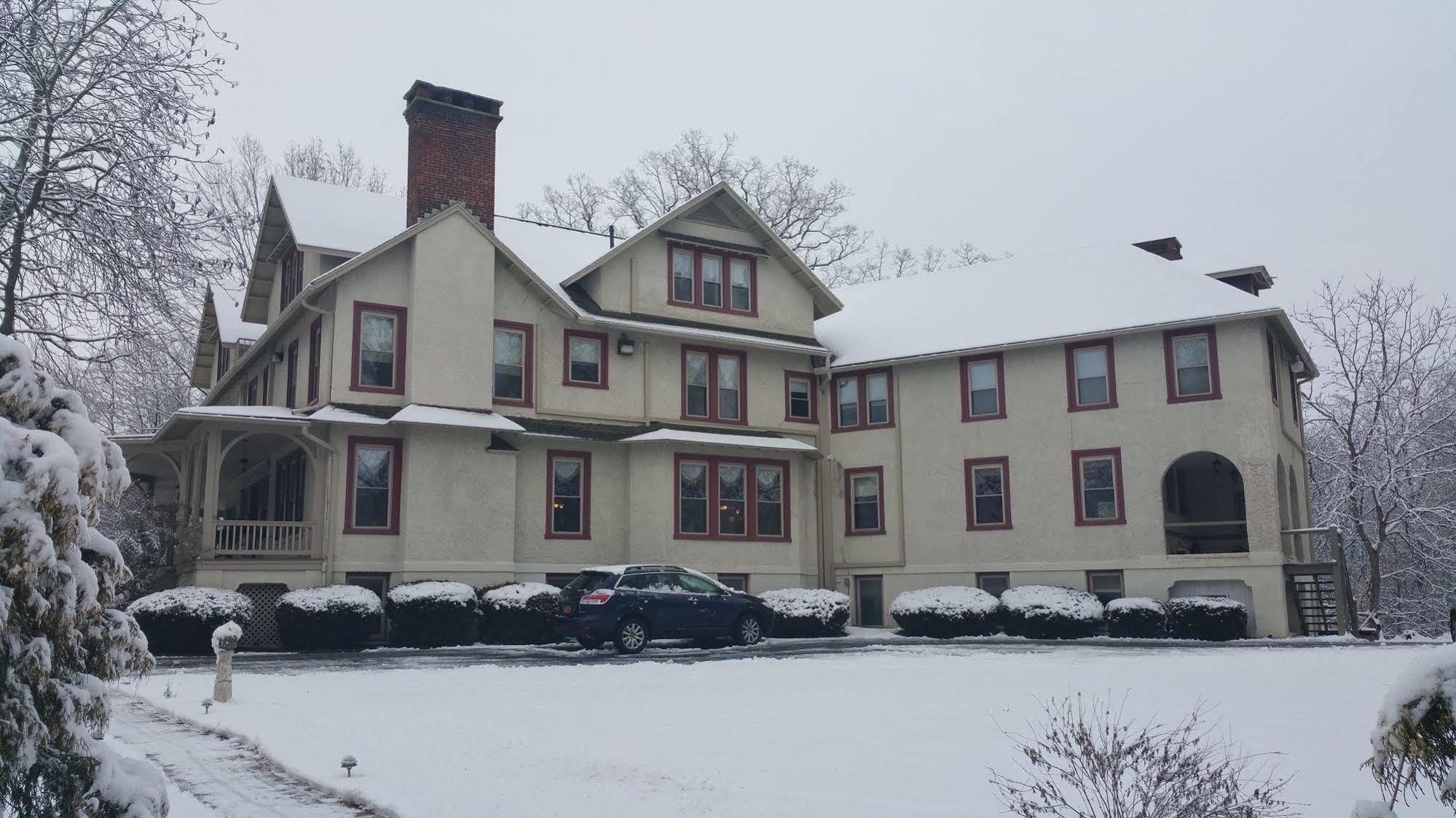 The Inn At Ragged Edge Chambersburg Exterior photo