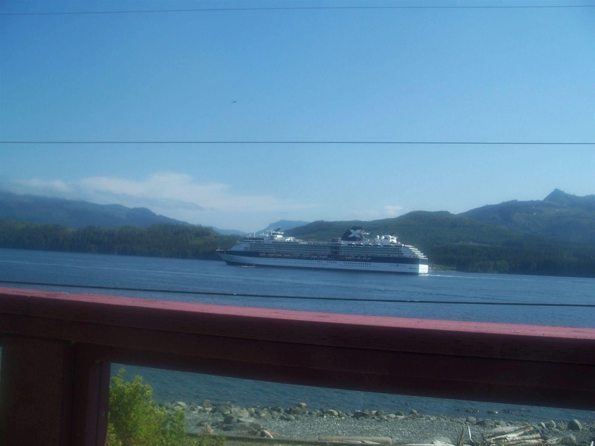 Alert Bay Lodge Exterior photo