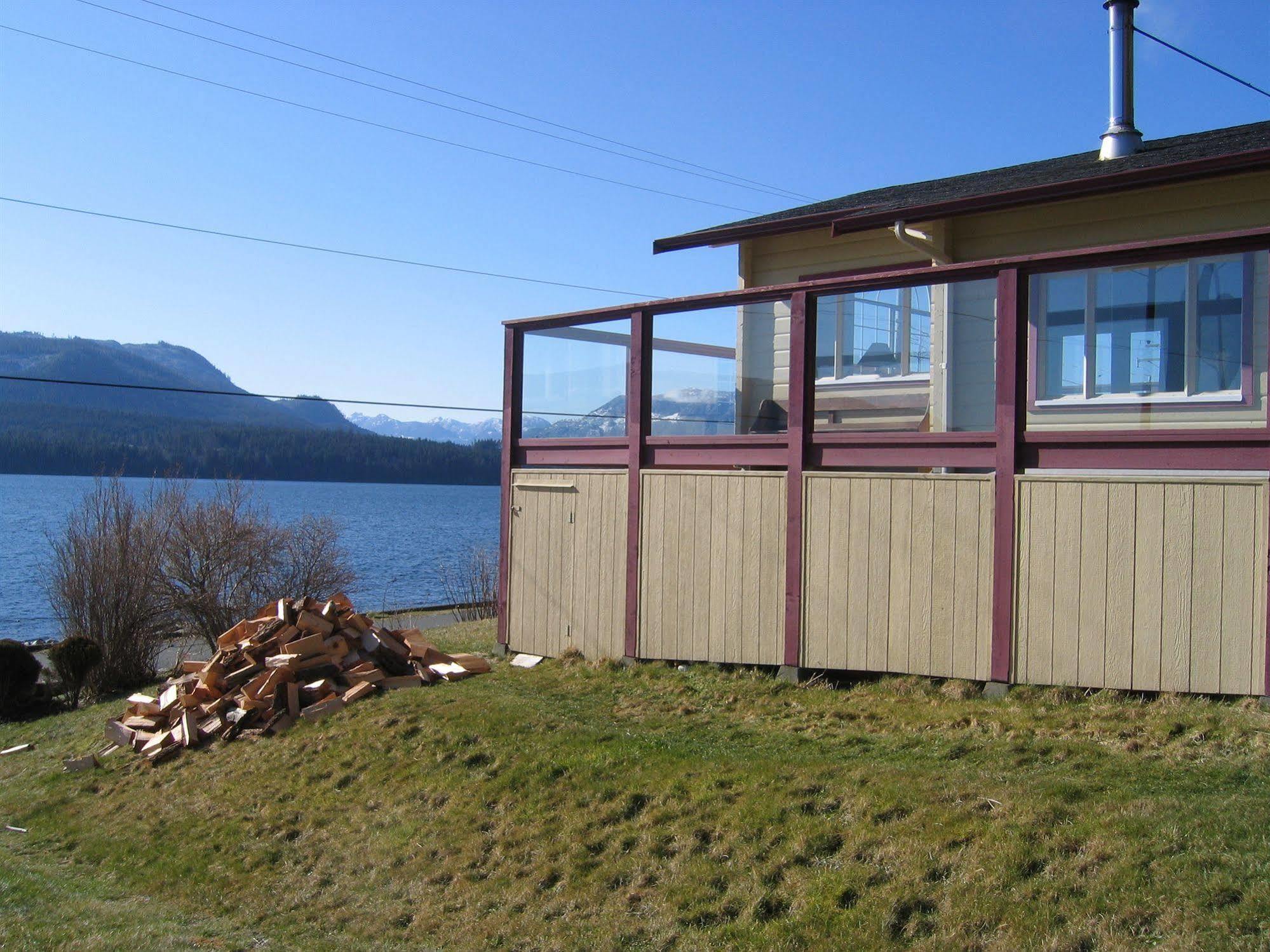 Alert Bay Lodge Exterior photo
