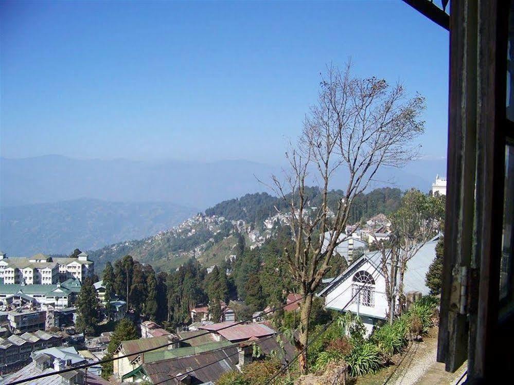 Old - Main Bellevue Heritage Hotel Darjeeling  Exterior photo