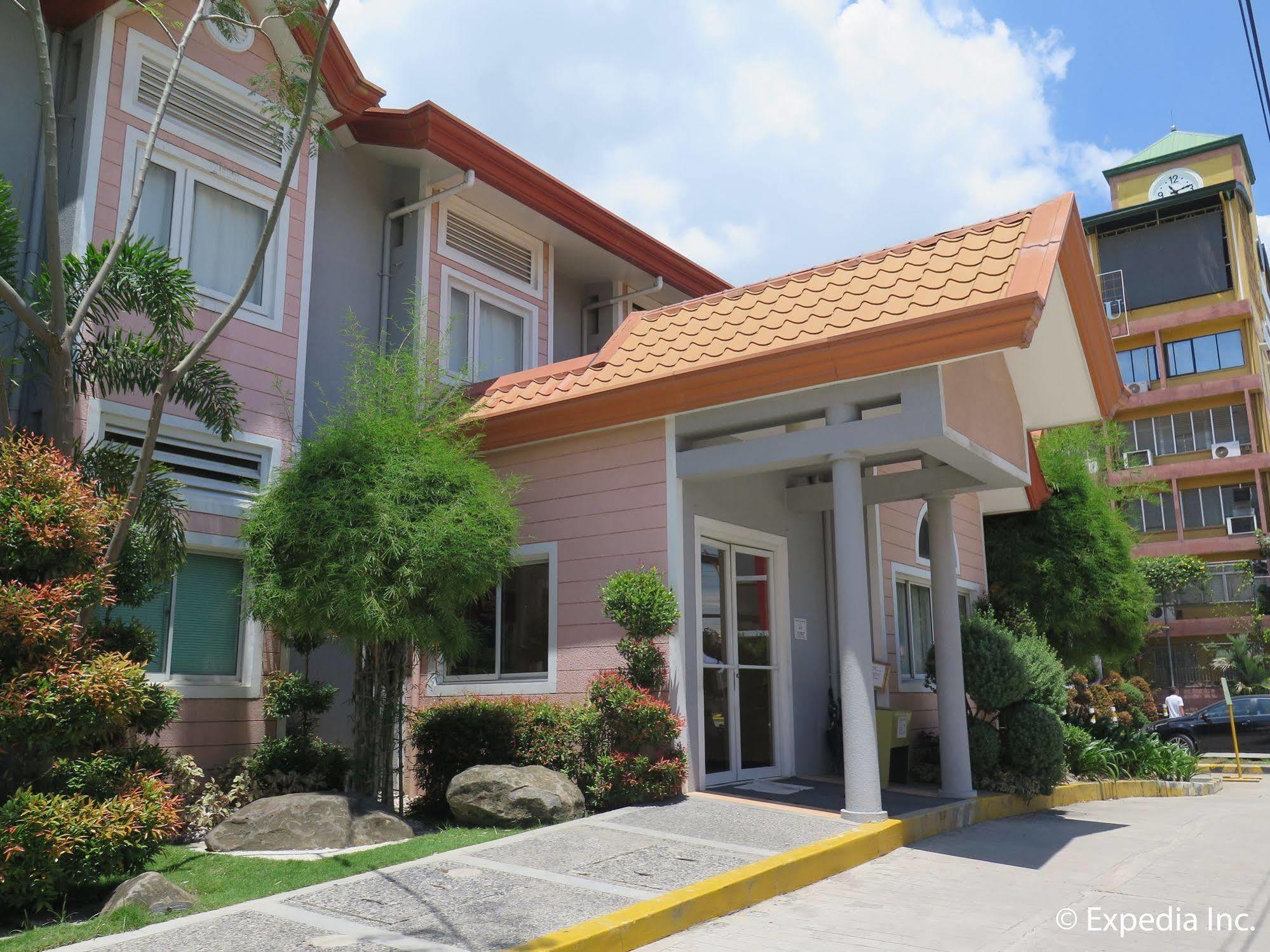 Microtel By Wyndham Davao Exterior photo