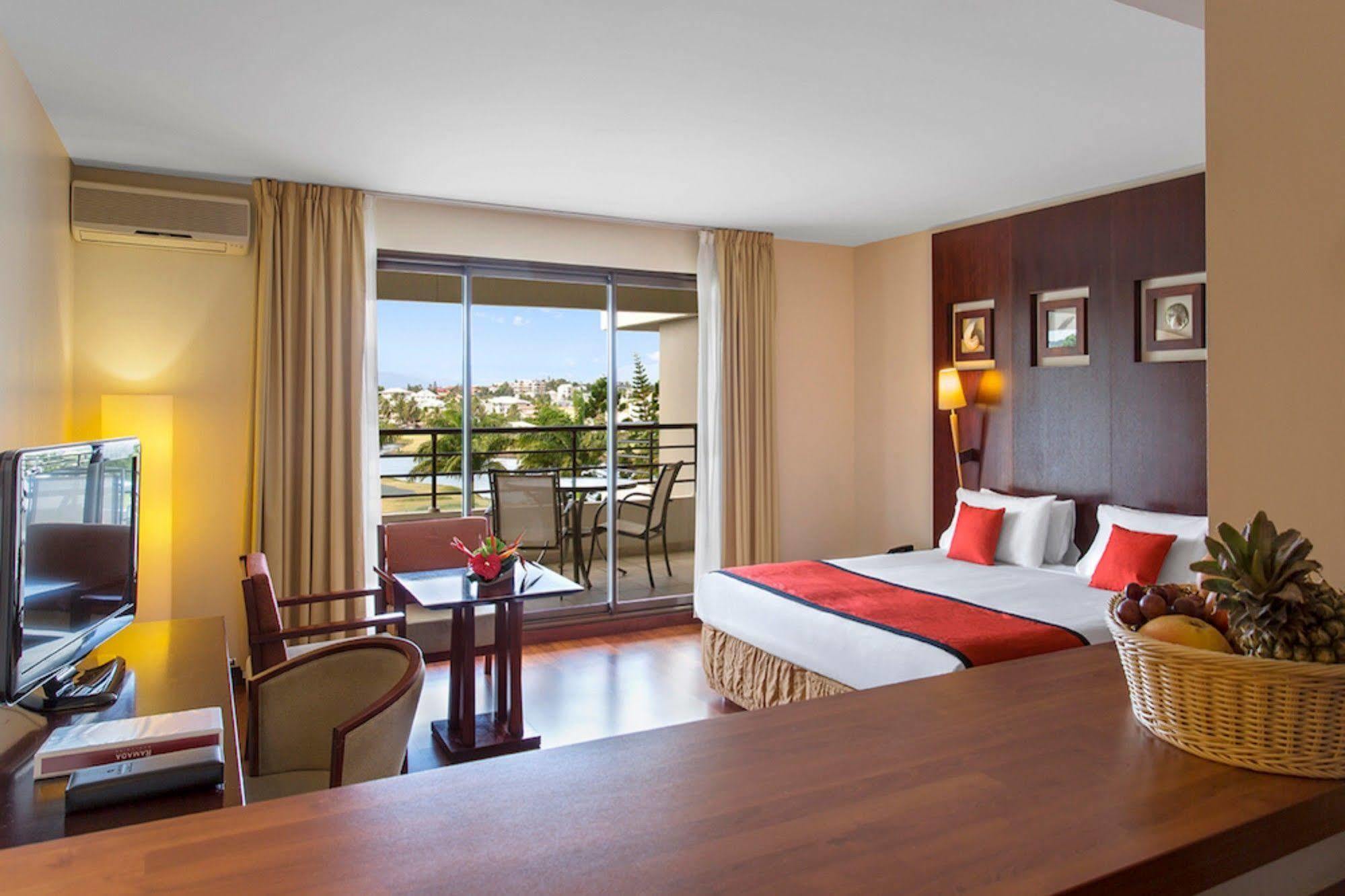 Ramada Hotel & Suites By Wyndham Noumea Exterior photo