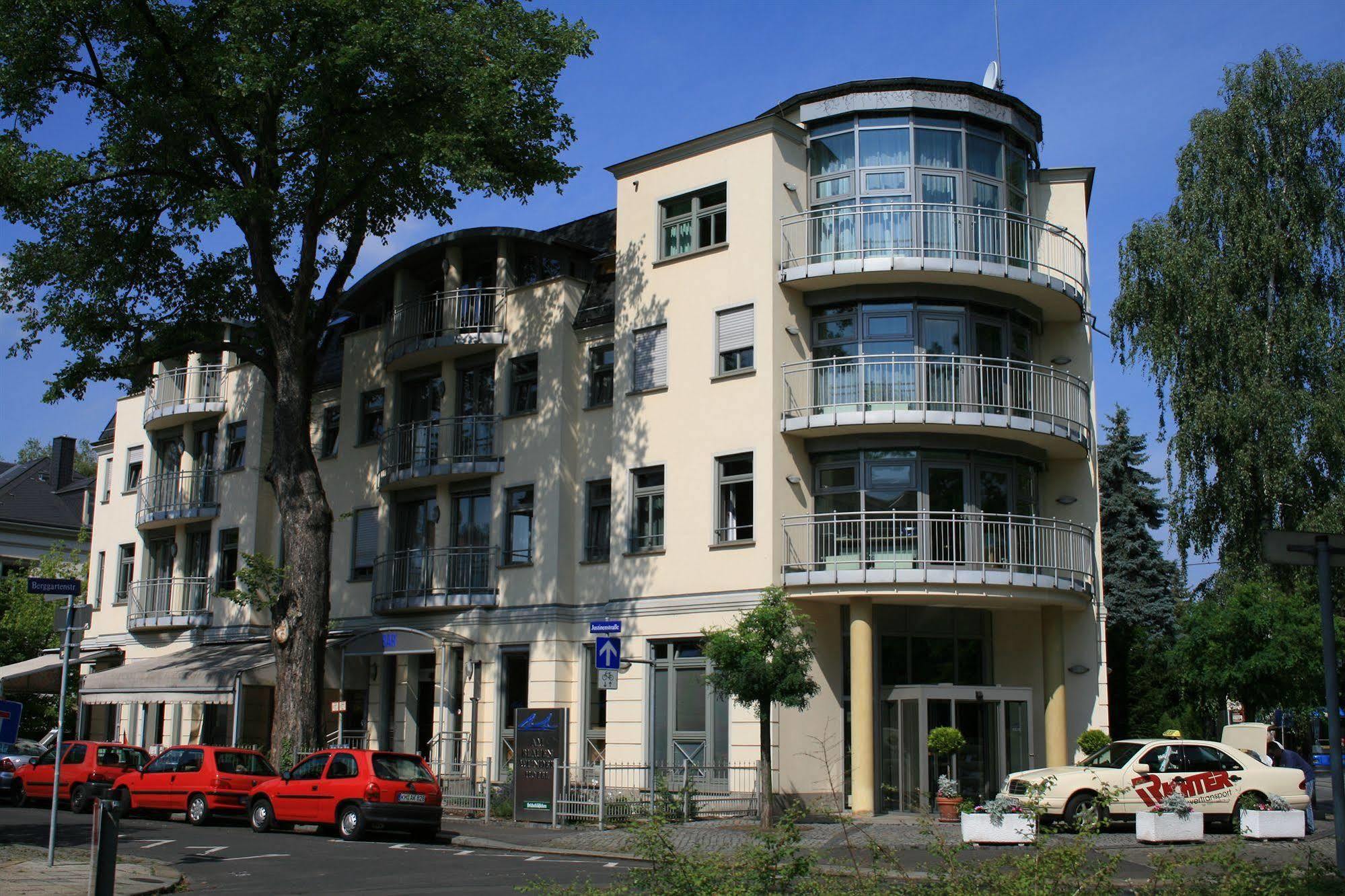 Hotel Am Blauen Wunder Dresden Exterior photo