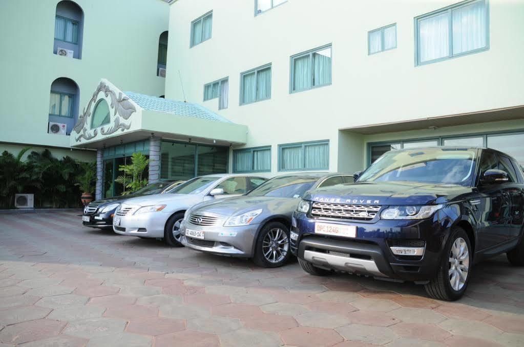 Crystal Palm Hotel Accra Exterior photo