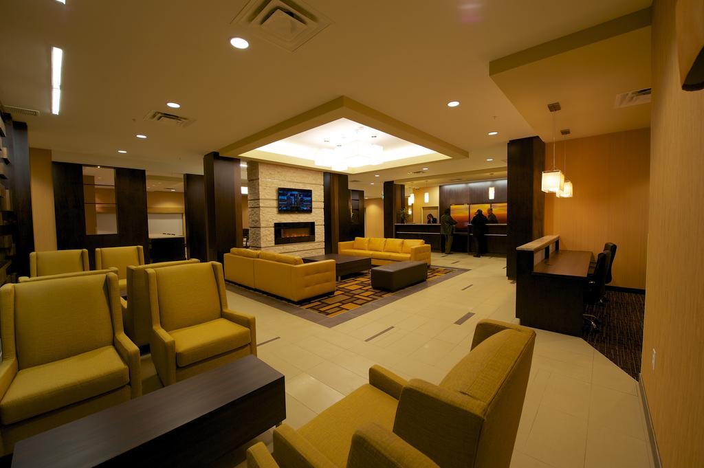 Days Inn & Suites By Wyndham Winnipeg Airport Manitoba Exterior photo