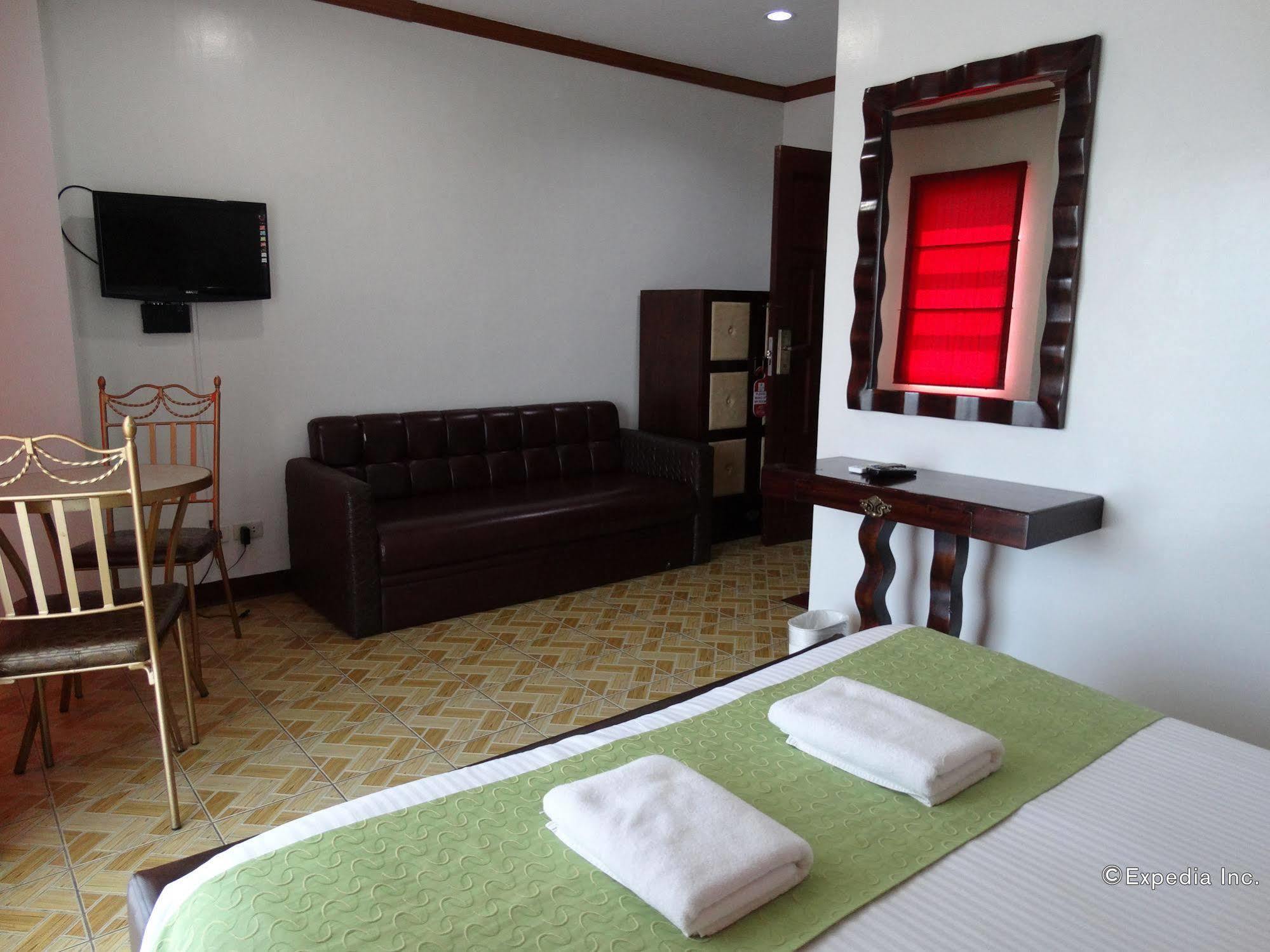 Ecoland Suites & Inn Davao Exterior photo