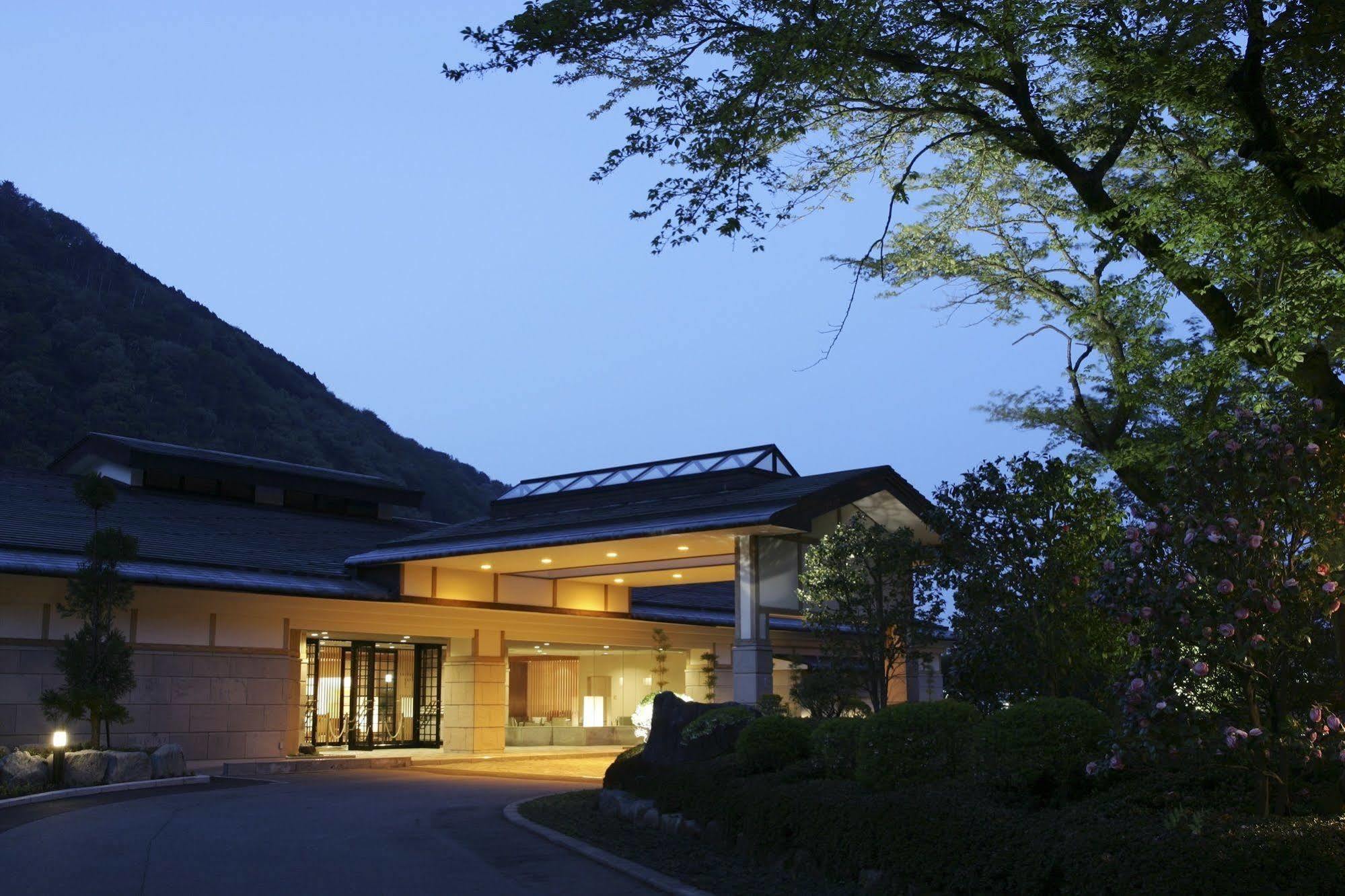 Hotel Hatsuhana Hakone Exterior photo