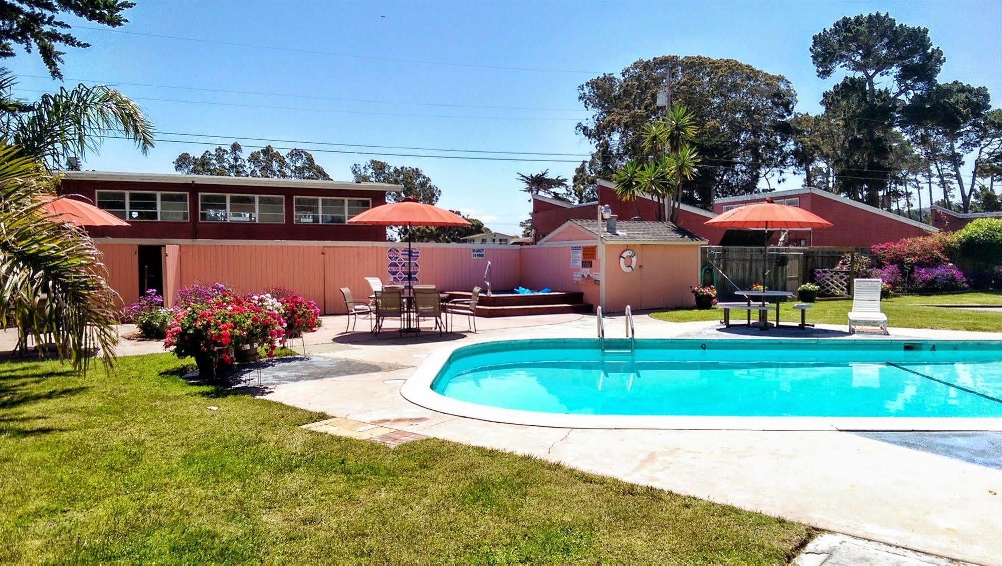 Butterfly Grove Inn Pacific Grove Exterior photo