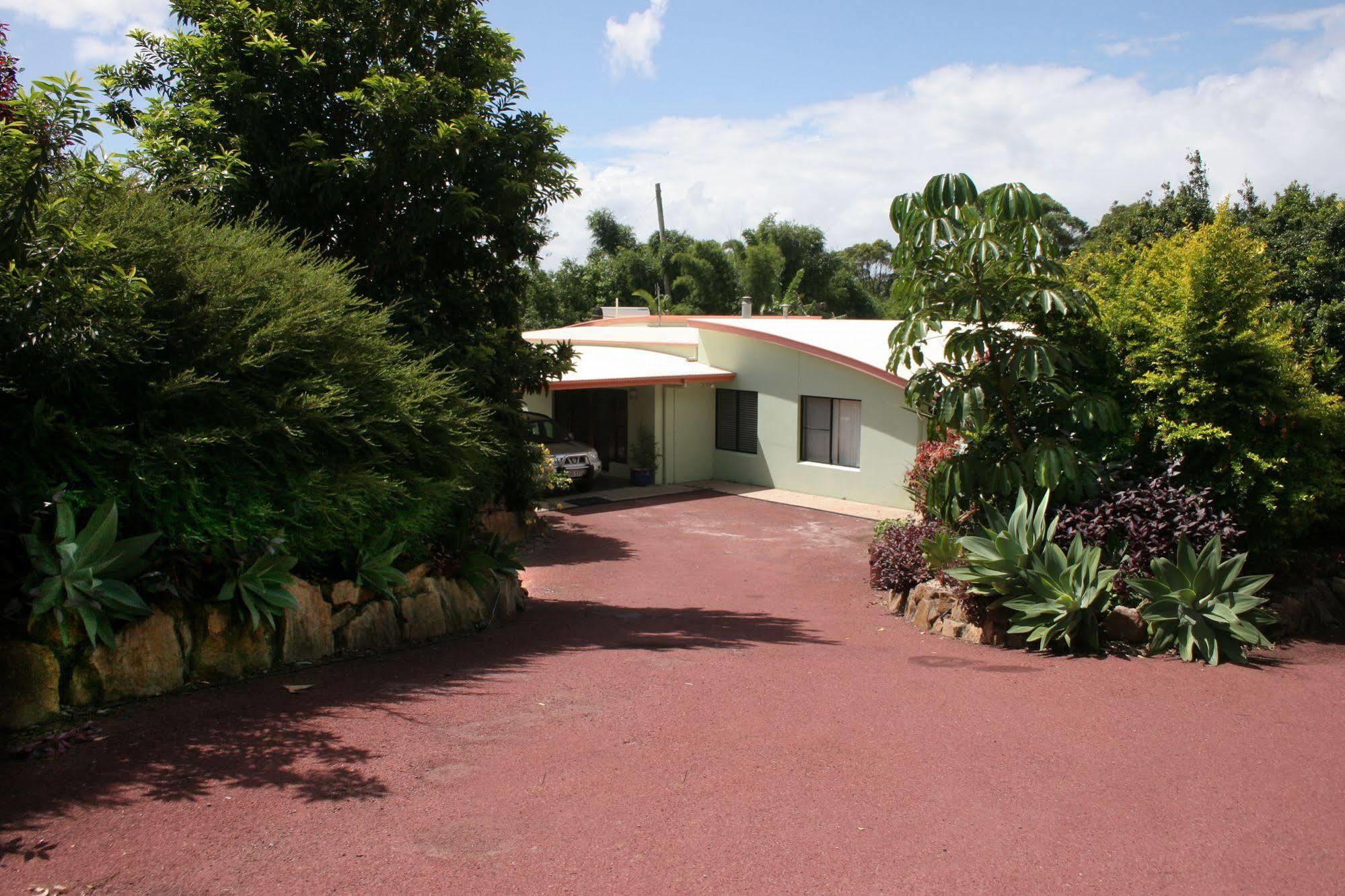 Noosa Edge Nudist Retreat Bed & Breakfast Doonan Exterior photo