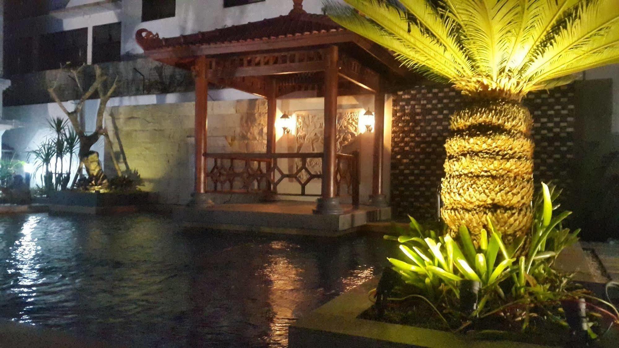 Hotel Pelangi Malang, Kayutangan Heritage Exterior photo