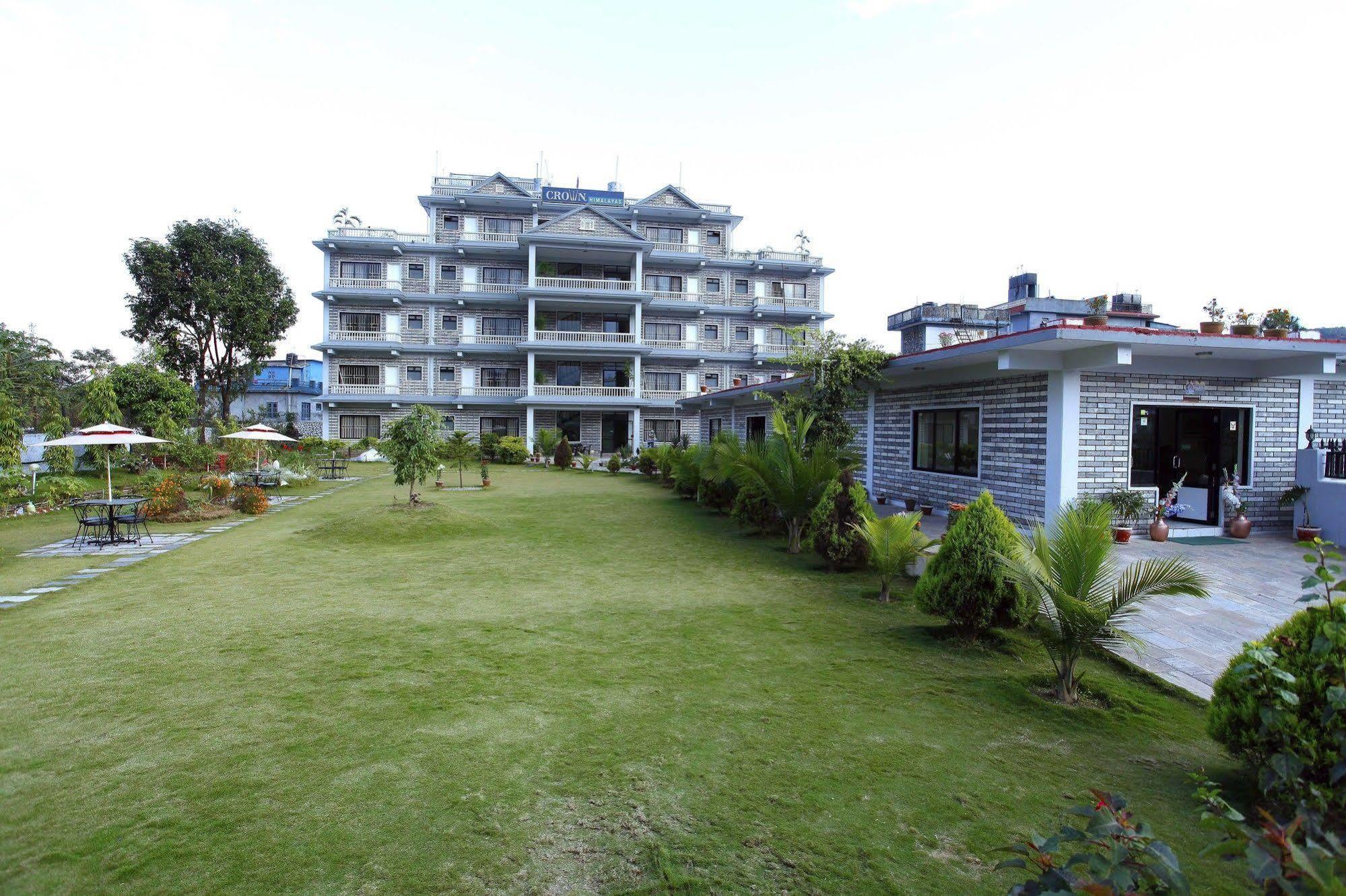 Hotel Crown Himalayas Pokhara Exterior photo