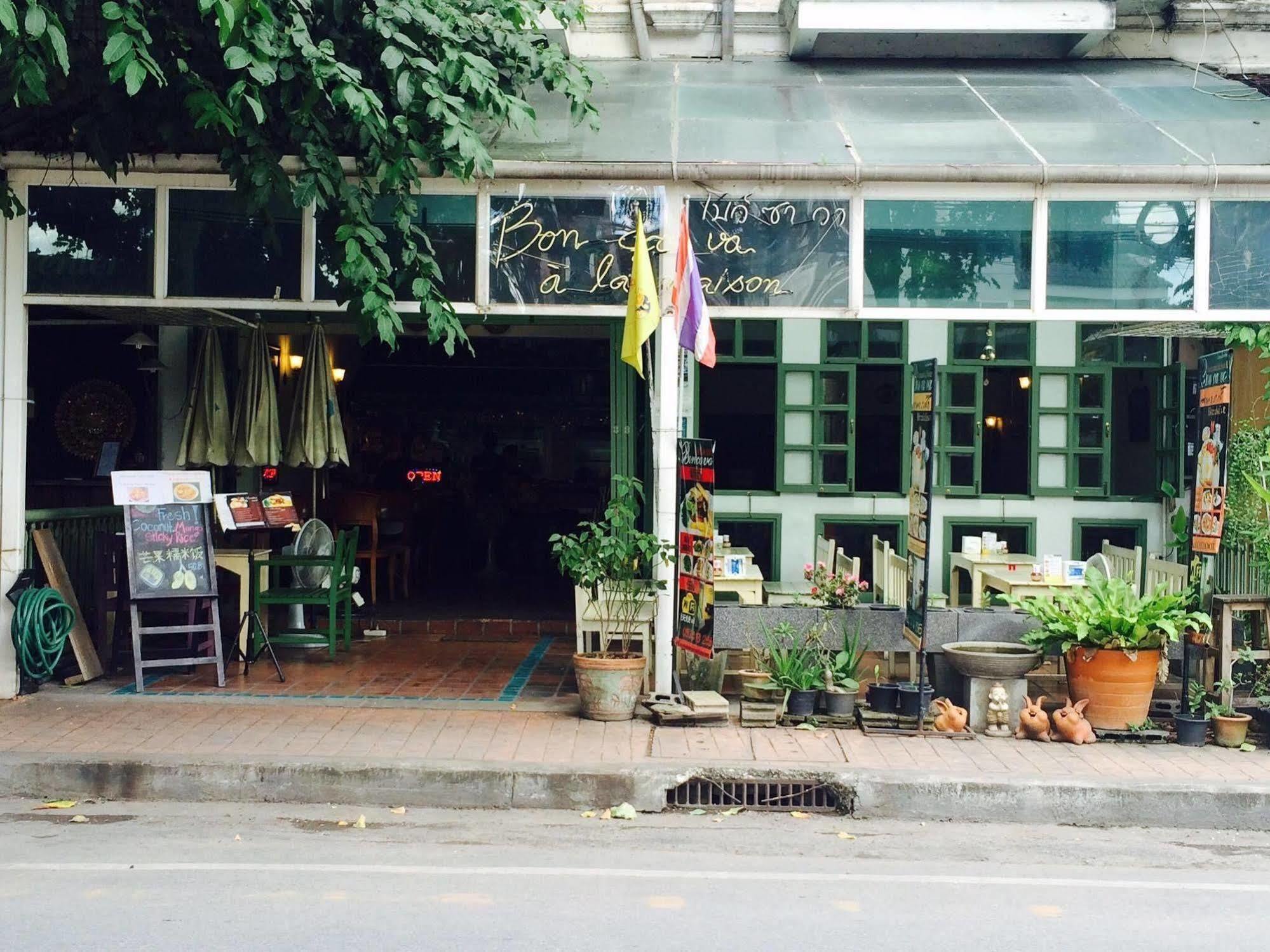 Bon Ca Va Hotel Chiang Mai Exterior photo