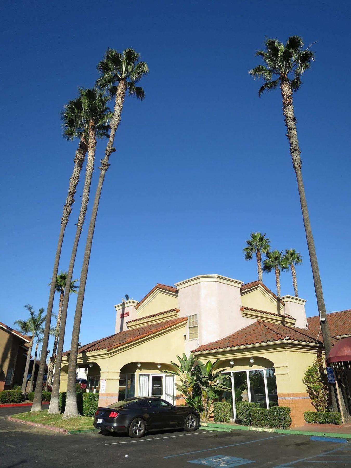 Country Inn Ontario Exterior photo