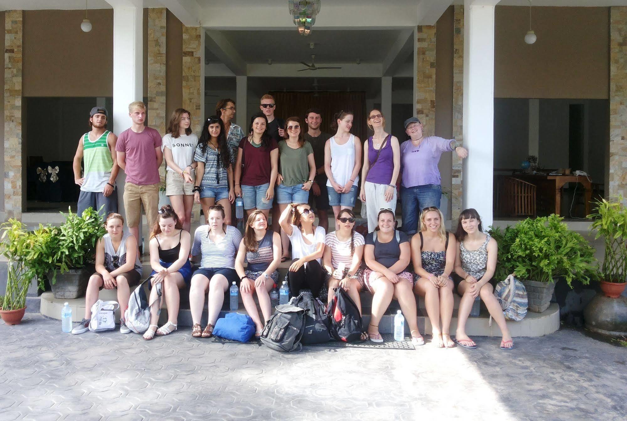 Maple Leaf Hotel Negombo Exterior photo