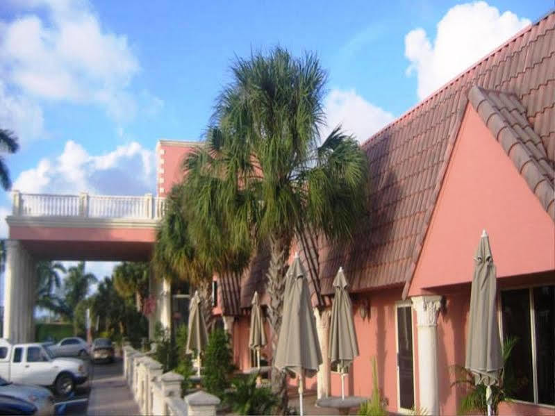 Miami Gardens Inn And Suites (Adults Only) Exterior photo