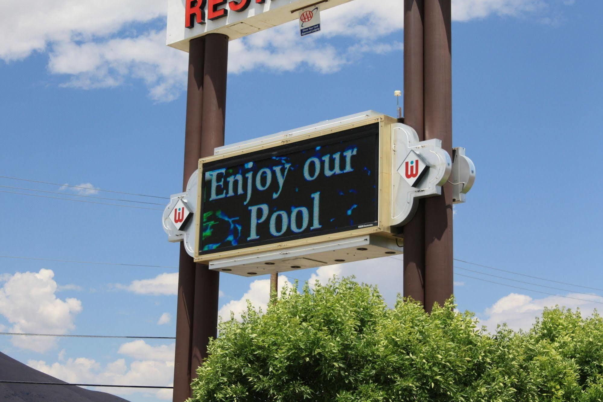 Winnemucca Inn & Casino Exterior photo