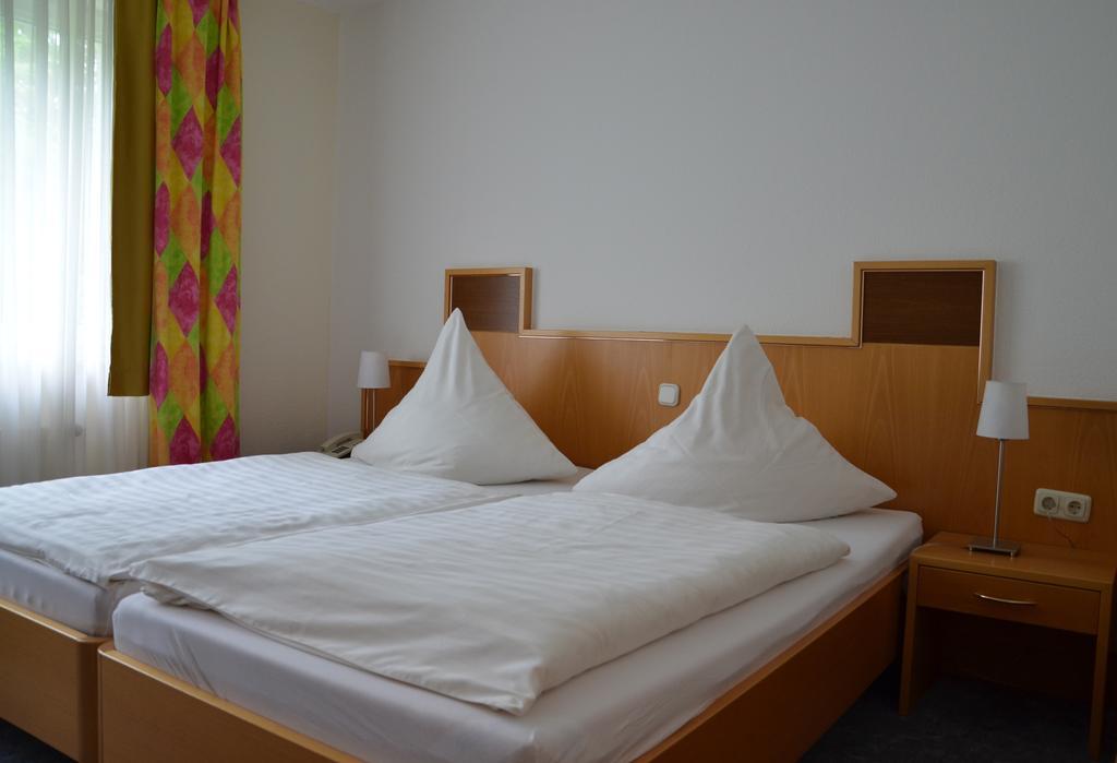 Hotel Braun Wiesbaden Room photo