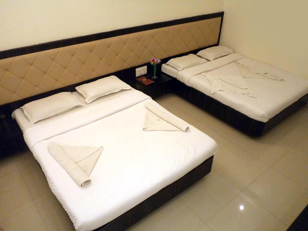 Hotel Ganpati Palace By Wb Economy Shirdi Room photo