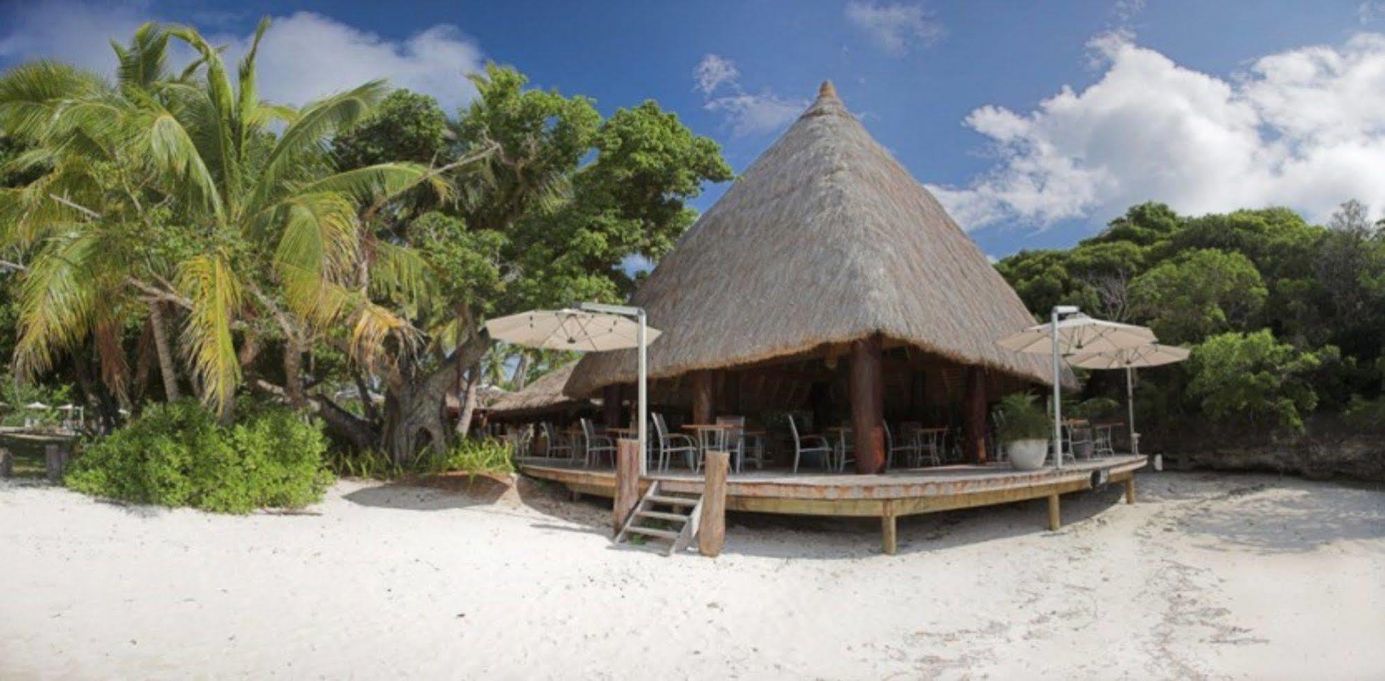 Oure Lodge Beach Resort Kuto Exterior photo