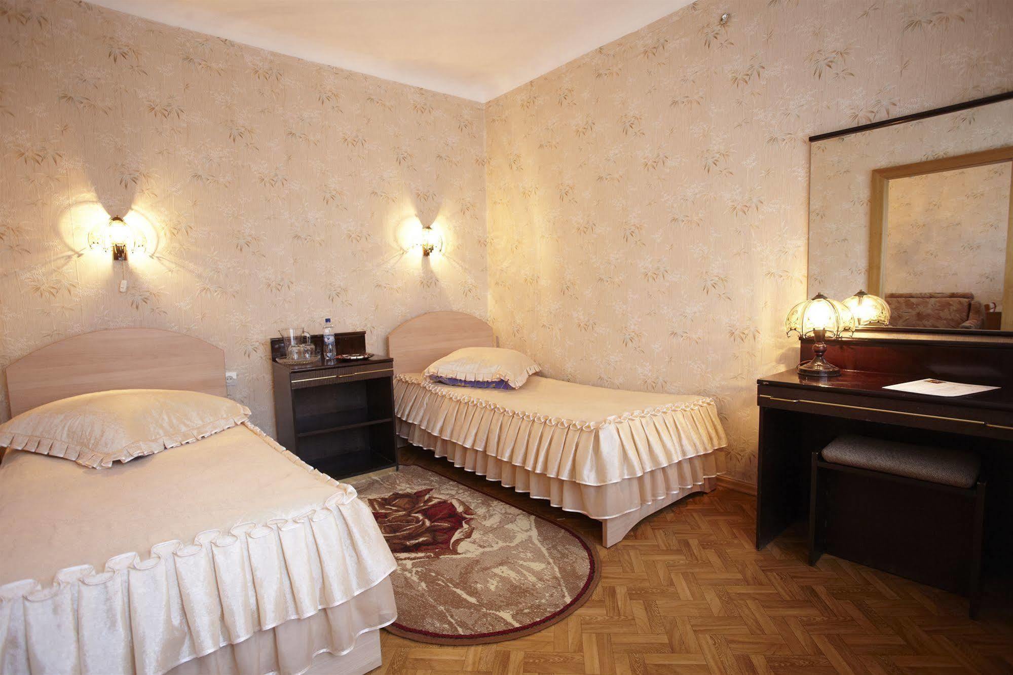 Centralnaya Hotel Novosibirsk Exterior photo