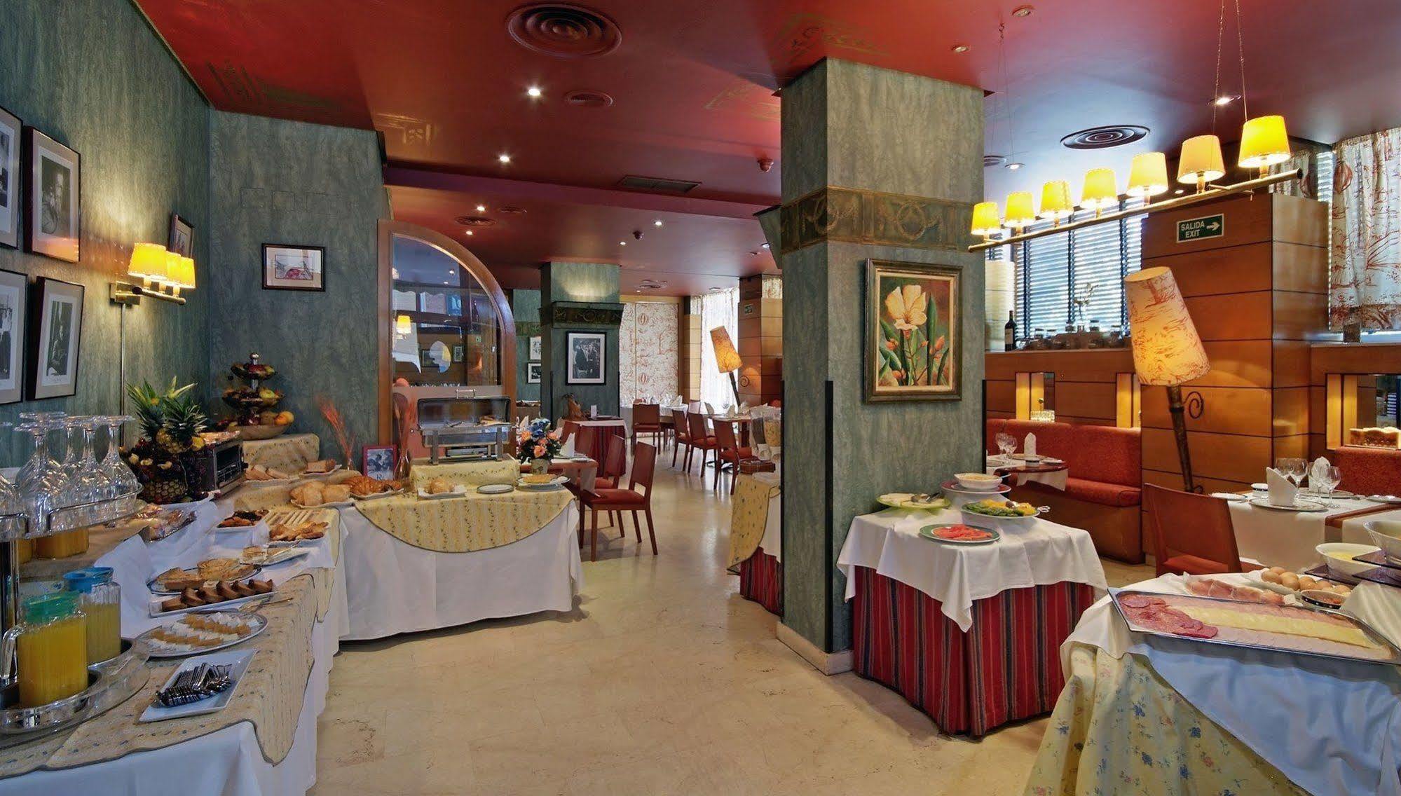 Tryp Valladolid Sofia Parquesol Hotel Restaurant photo