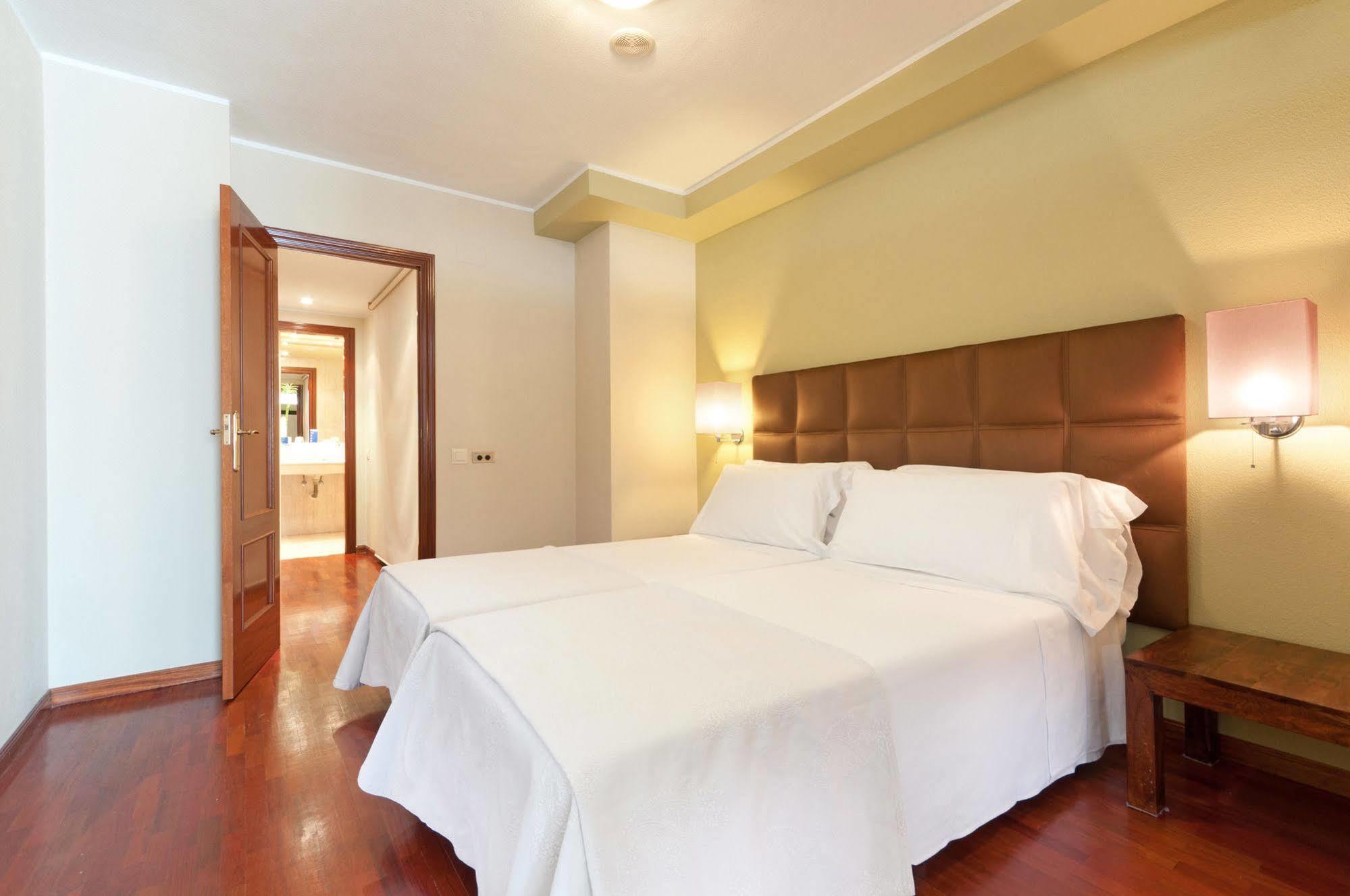 Tryp Valladolid Sofia Parquesol Hotel Room photo