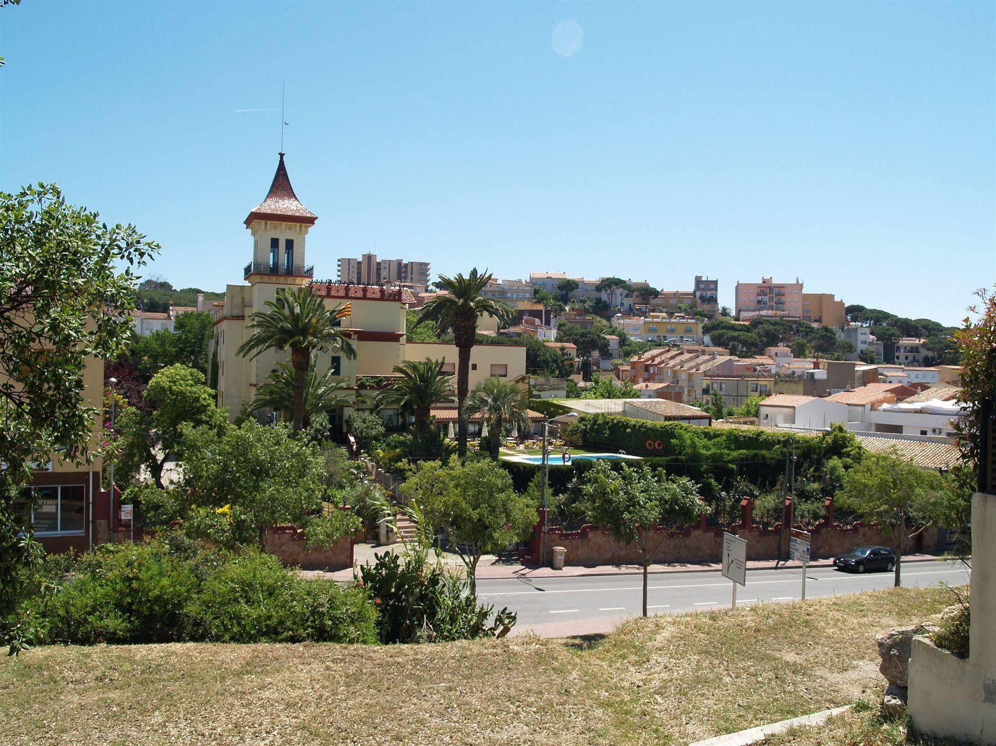 Hotel Hostal Del Sol Sant Feliu de Guixols Exterior photo