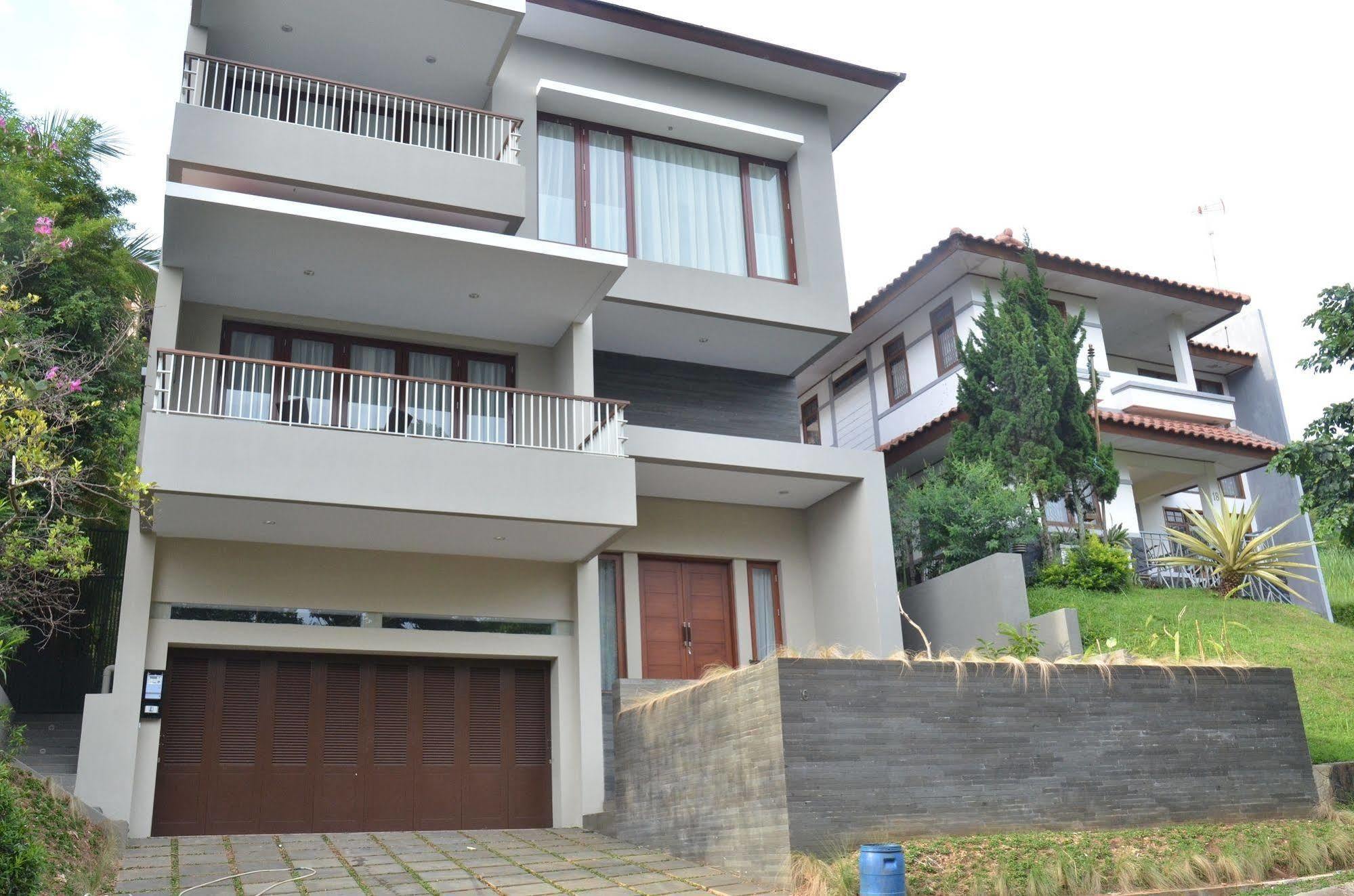 Permai 1 Villa 3 Bedroom With A Private Pool Bandung Exterior photo