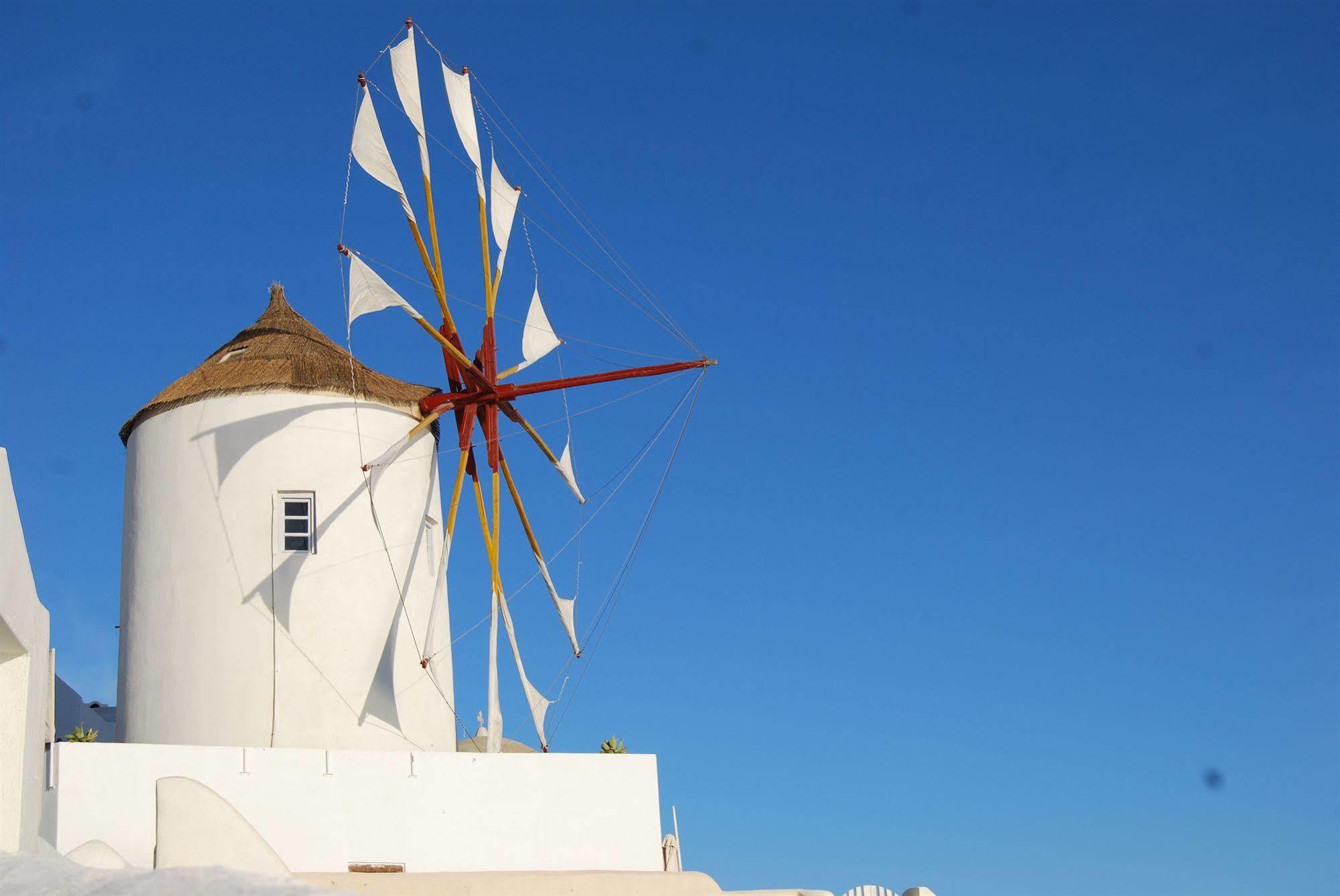 Golden Sunset Villas Oia  Exterior photo