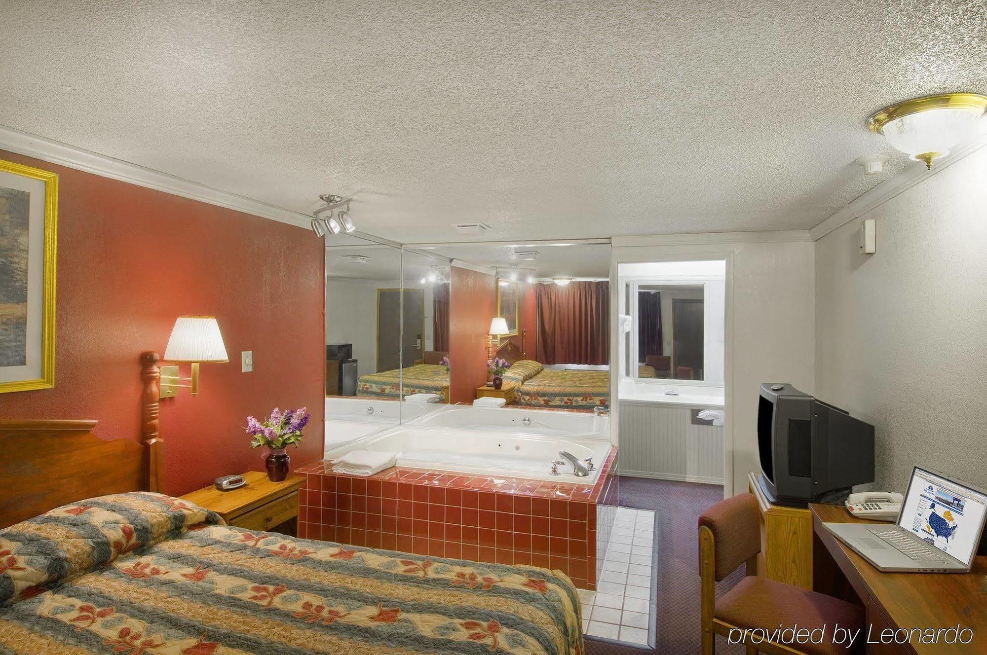 Americas Best Value Inn Heath-Newark Room photo