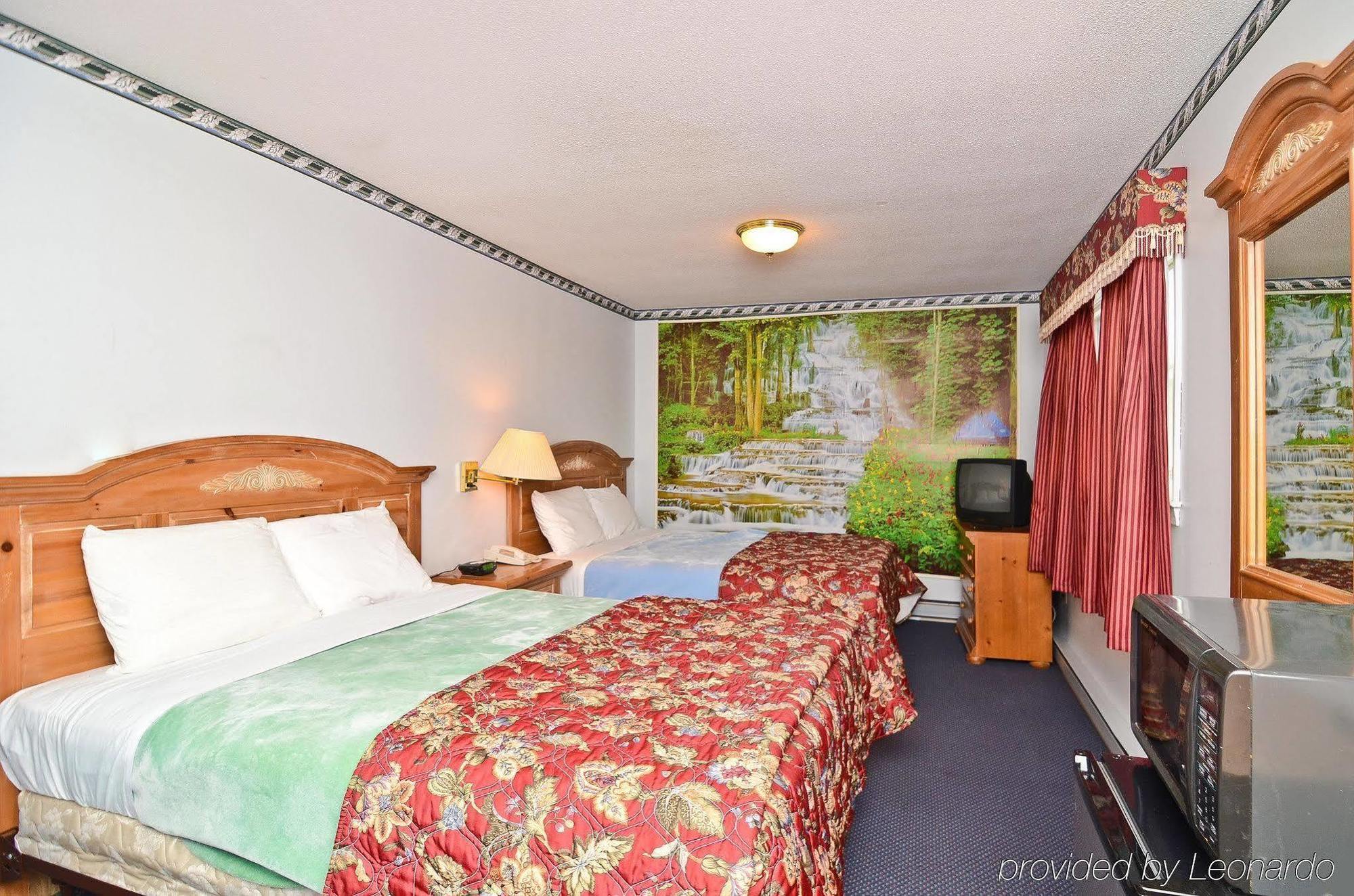 Americas Best Value Inn - Stonington Room photo