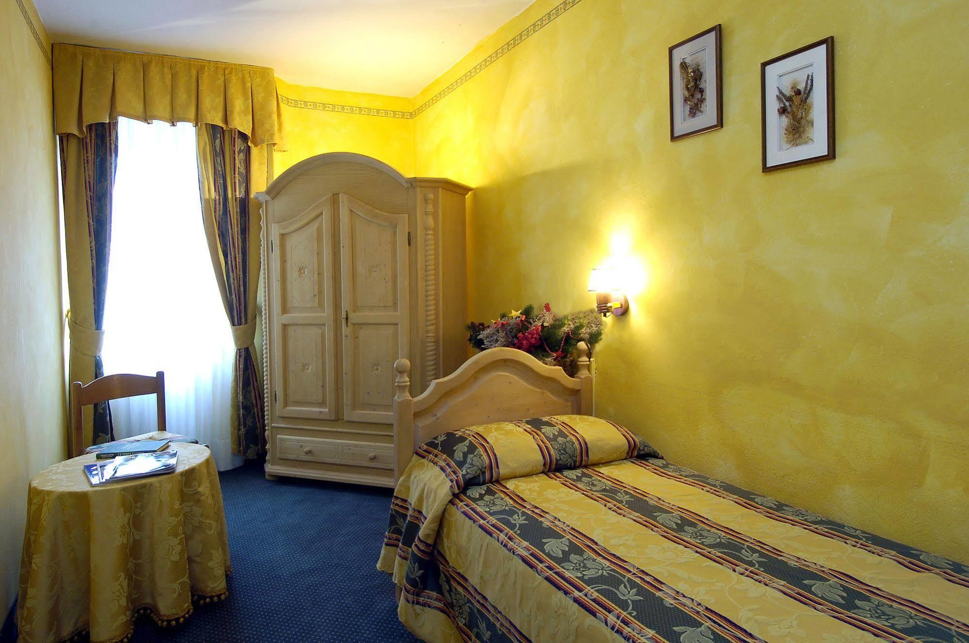Hotel Olimpia Cortina d'Ampezzo Room photo