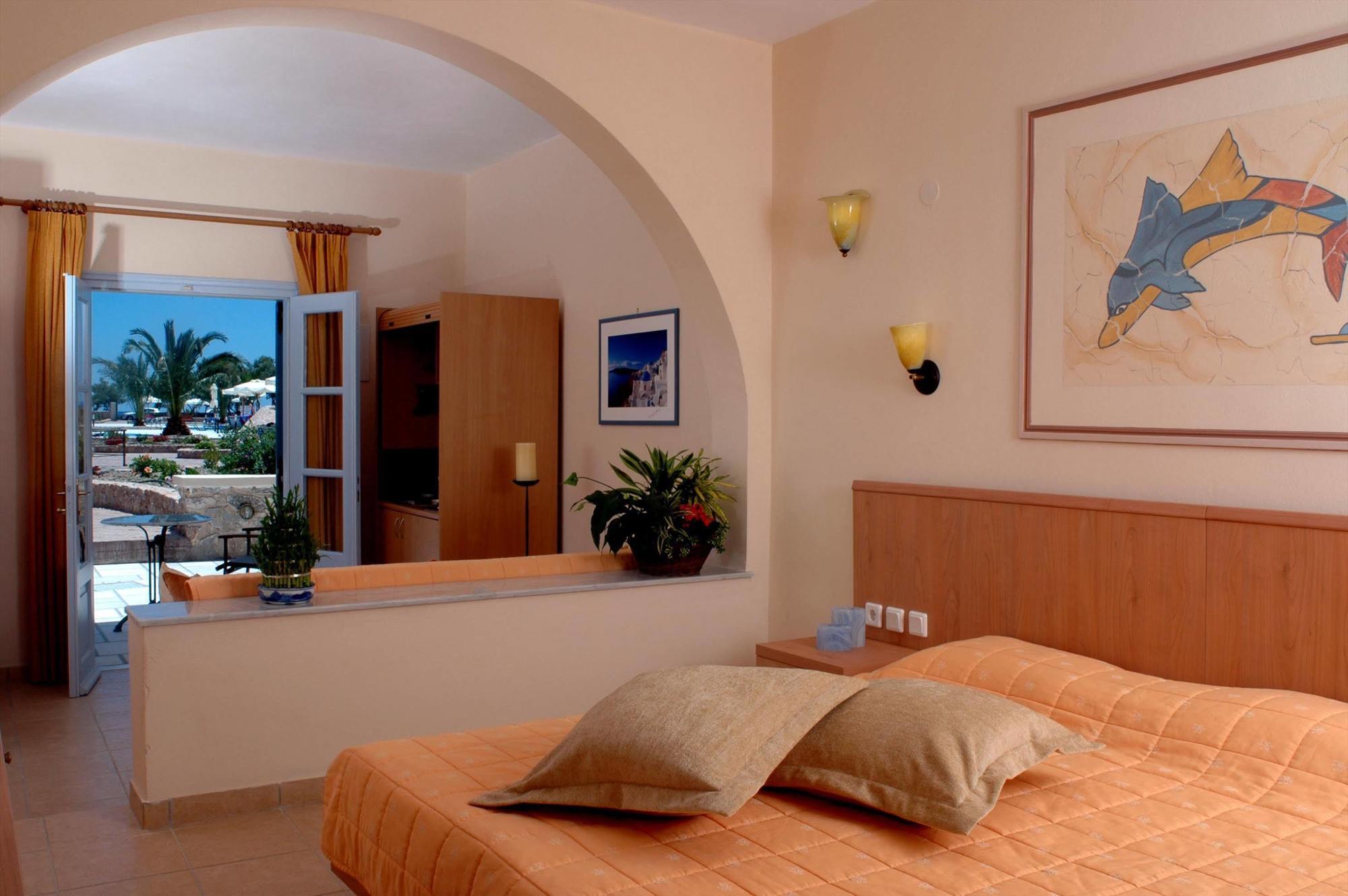 Santo Miramare Beach Resort Perissa  Room photo
