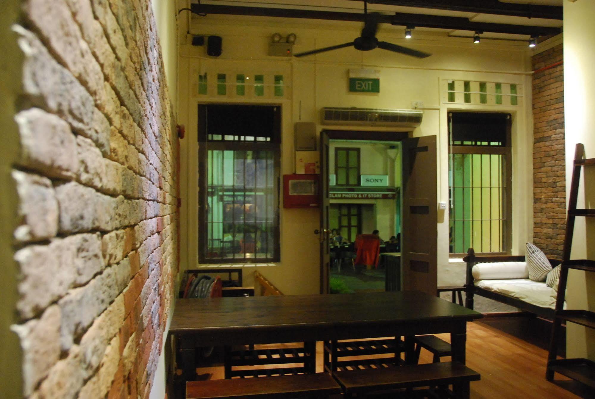 Sleepy Kiwi Backpacker Hostel - Bugis Singapore Exterior photo