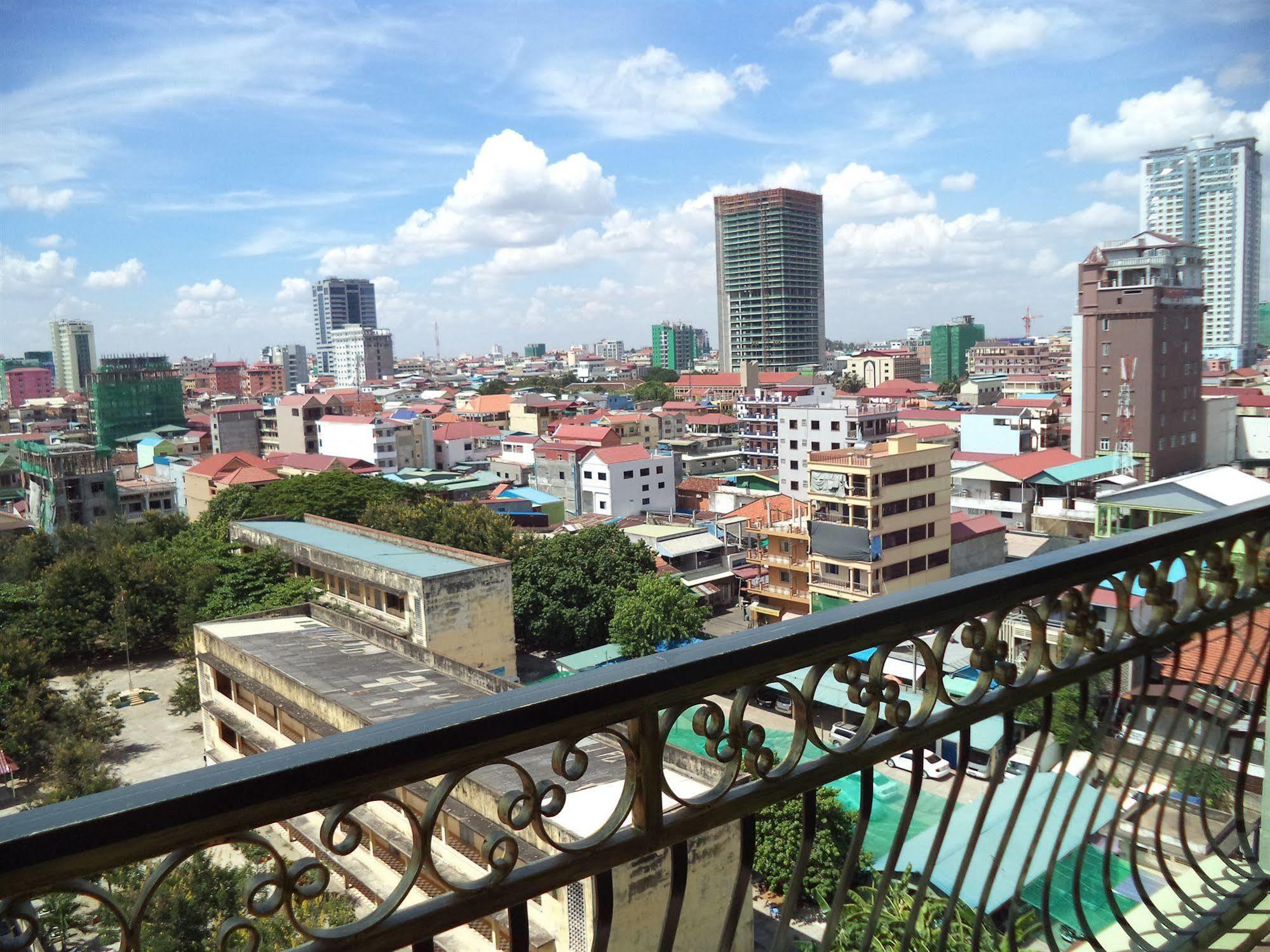 Go In Hotel Phnom Penh Exterior photo