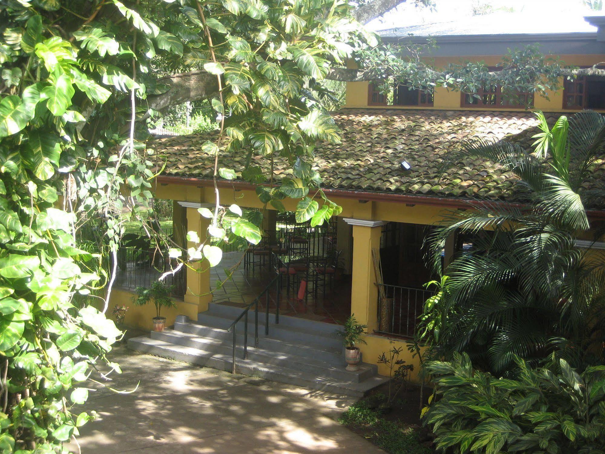 Trapp Family Country Inn San Antonio De Belen Exterior photo