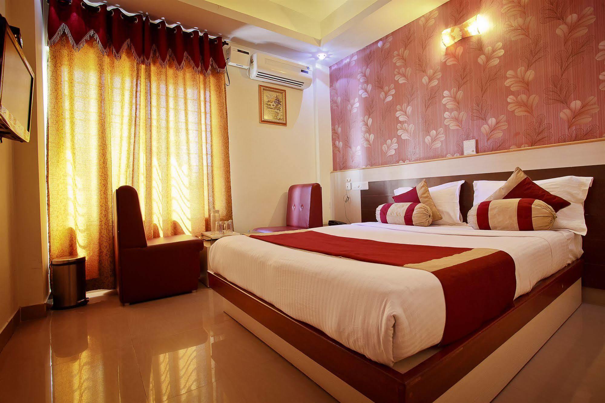 Aishwarya Residency Hotel Mysore Exterior photo