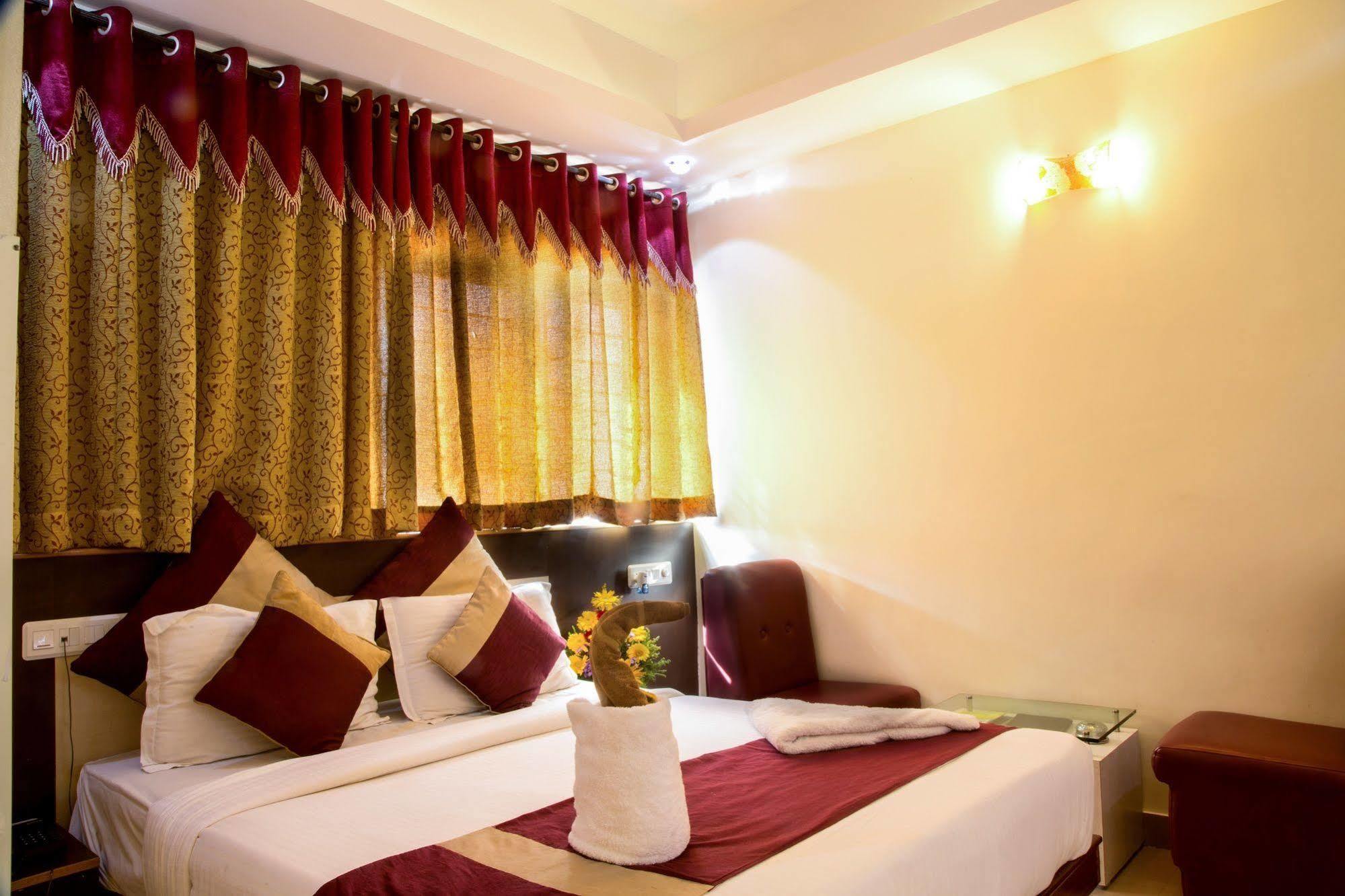 Aishwarya Residency Hotel Mysore Exterior photo