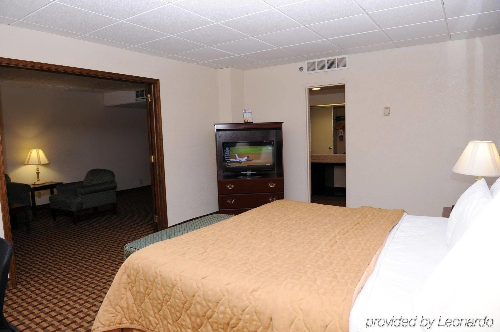 Quality Inn And Suites Conference Center Richmond Room photo