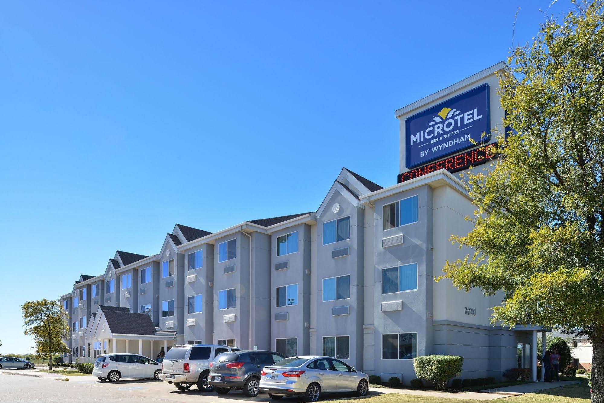 Microtel Inn & Suites By Wyndham Ft. Worth North/At Fossil Fort Worth Exterior photo